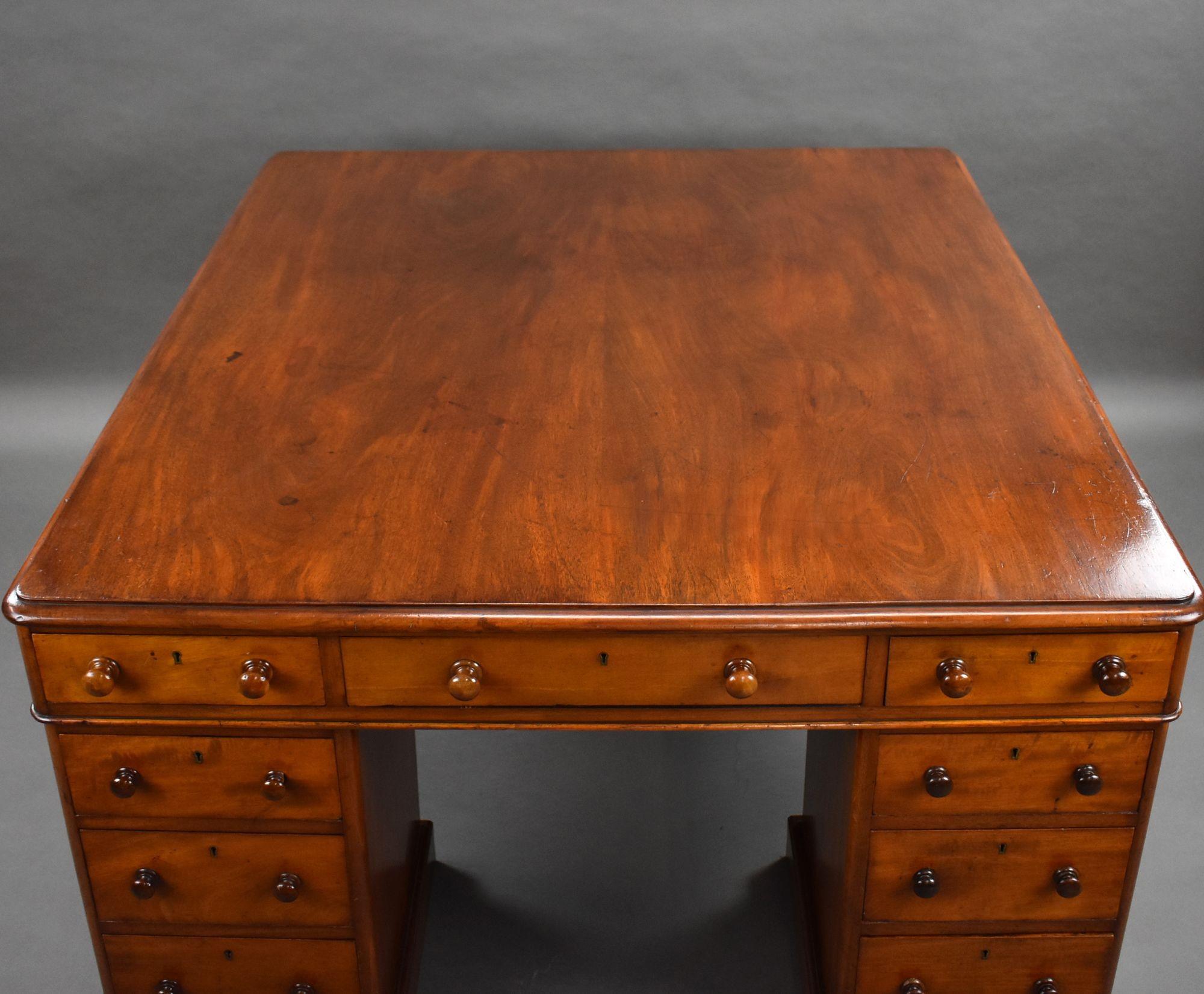 Victorian Mahogany Partners Desk In Good Condition In Chelmsford, Essex