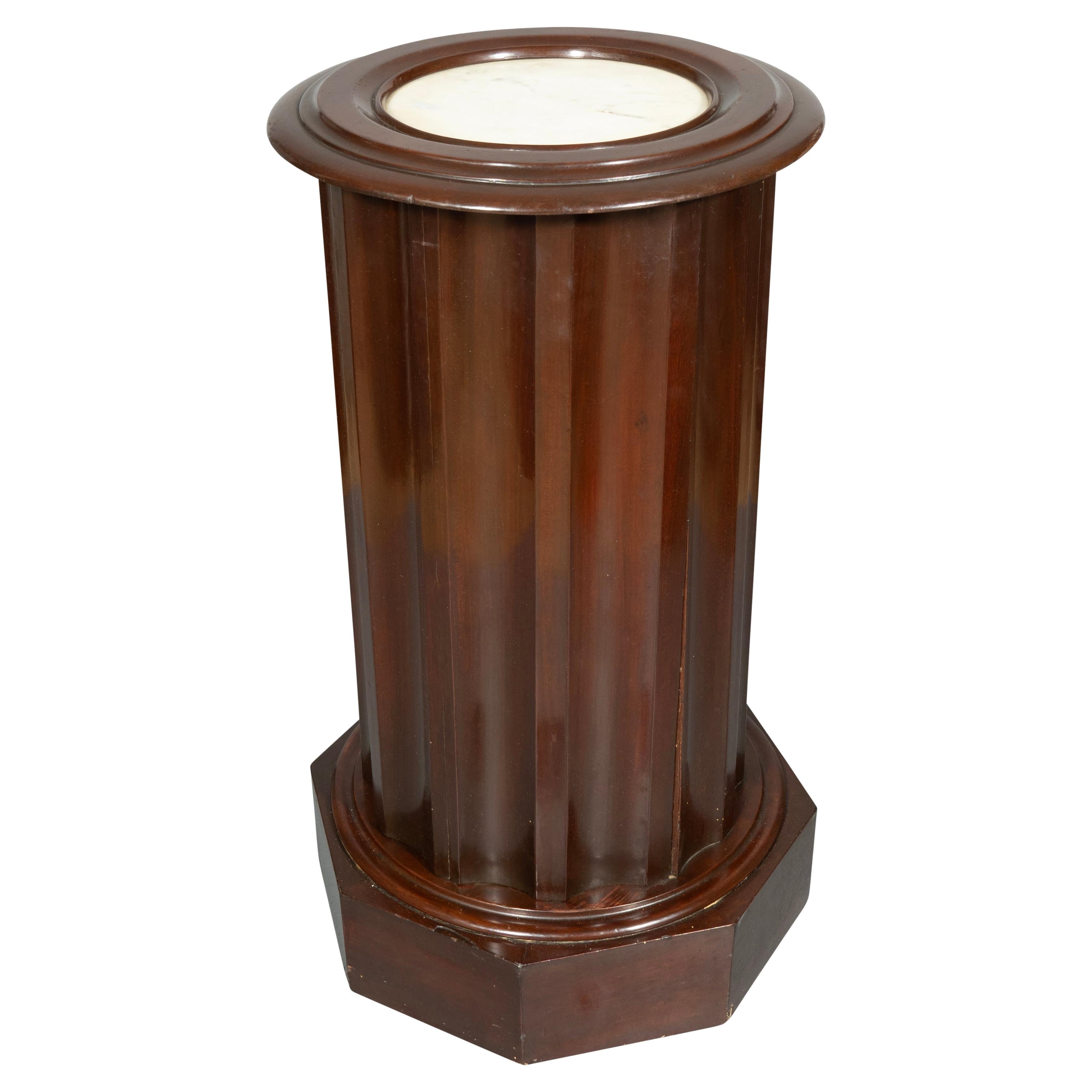 The Pedestal Cabinet victorien en acajou en vente