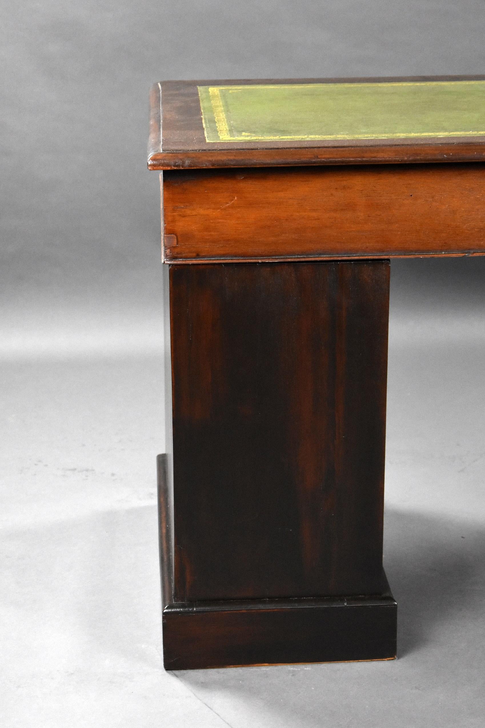 Victorian Mahogany Pedestal Desk 4