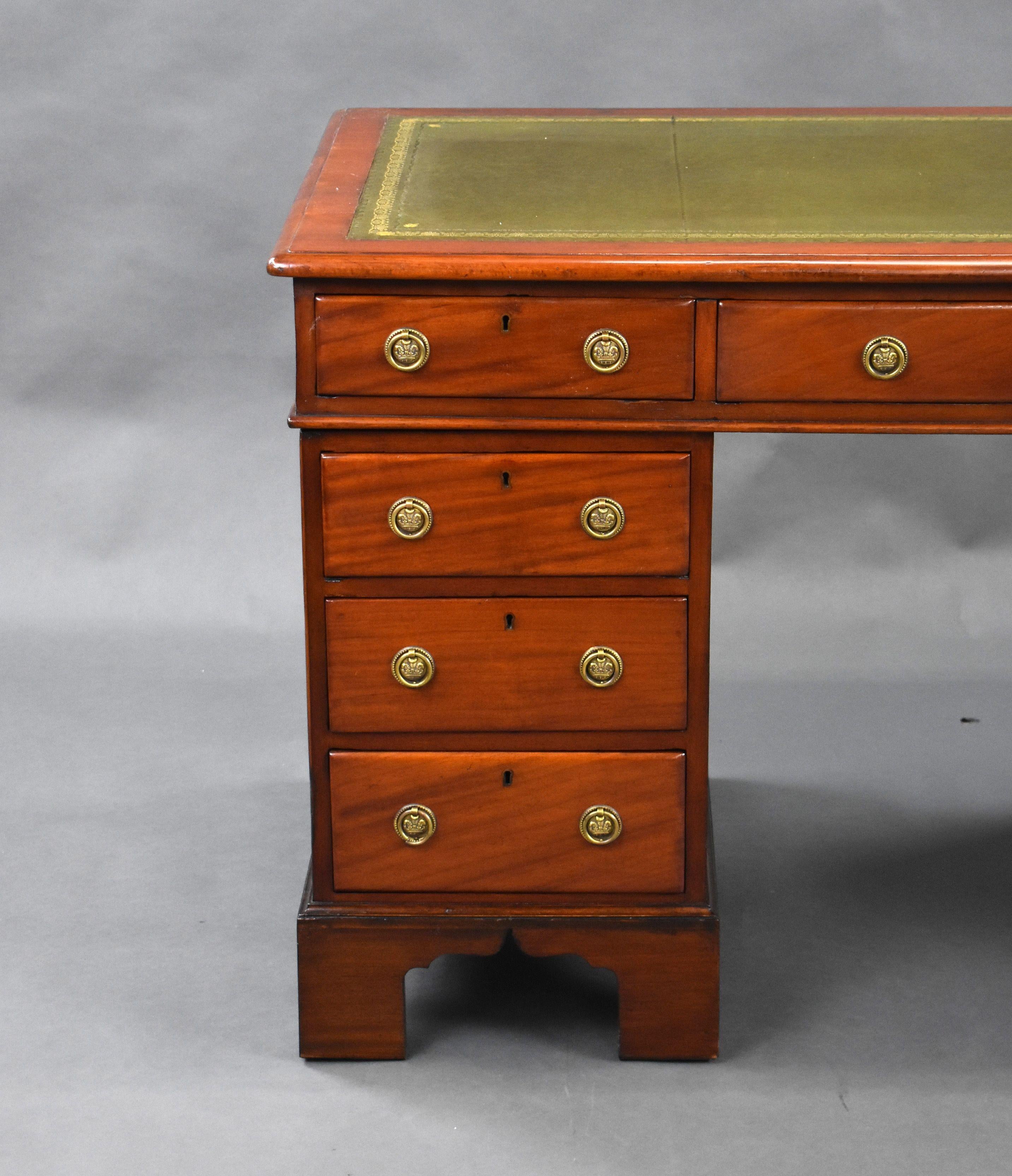 For sale is a Victorian mahogany pedestal desk, having a green leather top, decorated with gold tooling, above three drawers. The top fits on to two pedestals, each with a further three drawers. The desk stands on bracket feet and is in very good