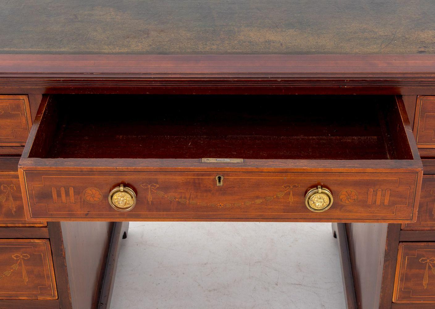 19th Century Victorian Mahogany Pedestal Desk For Sale