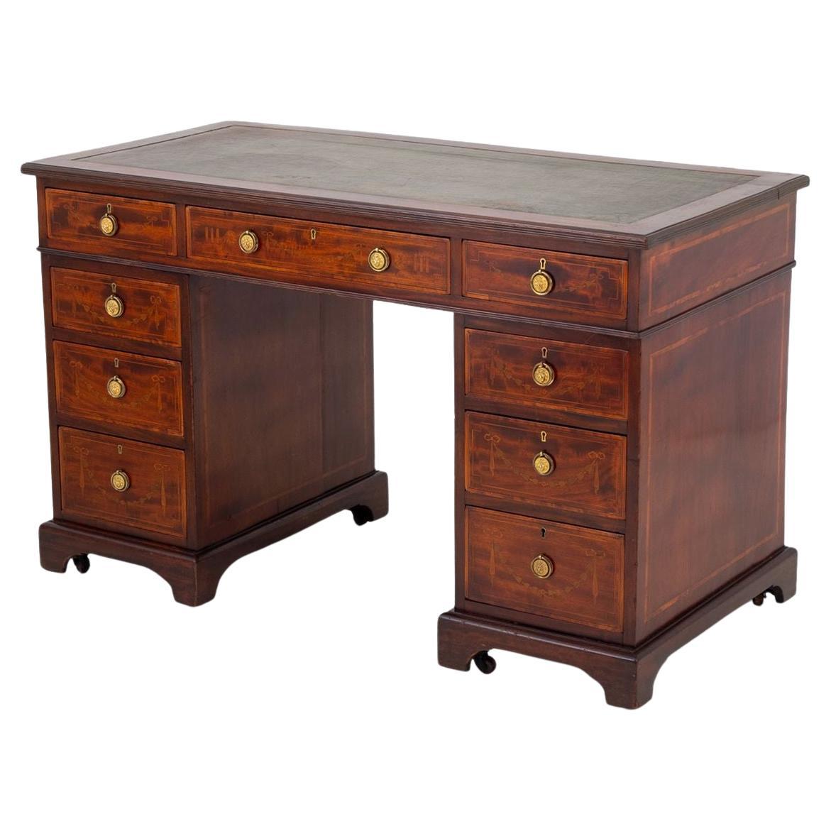 Victorian Mahogany Pedestal Desk For Sale