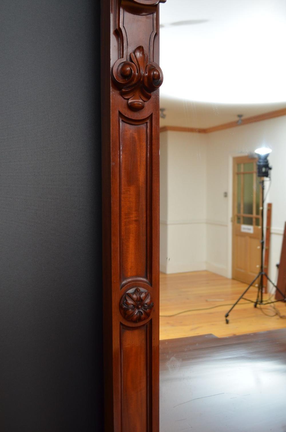 Credenza vittoriana con piedistallo in mogano in vendita 6