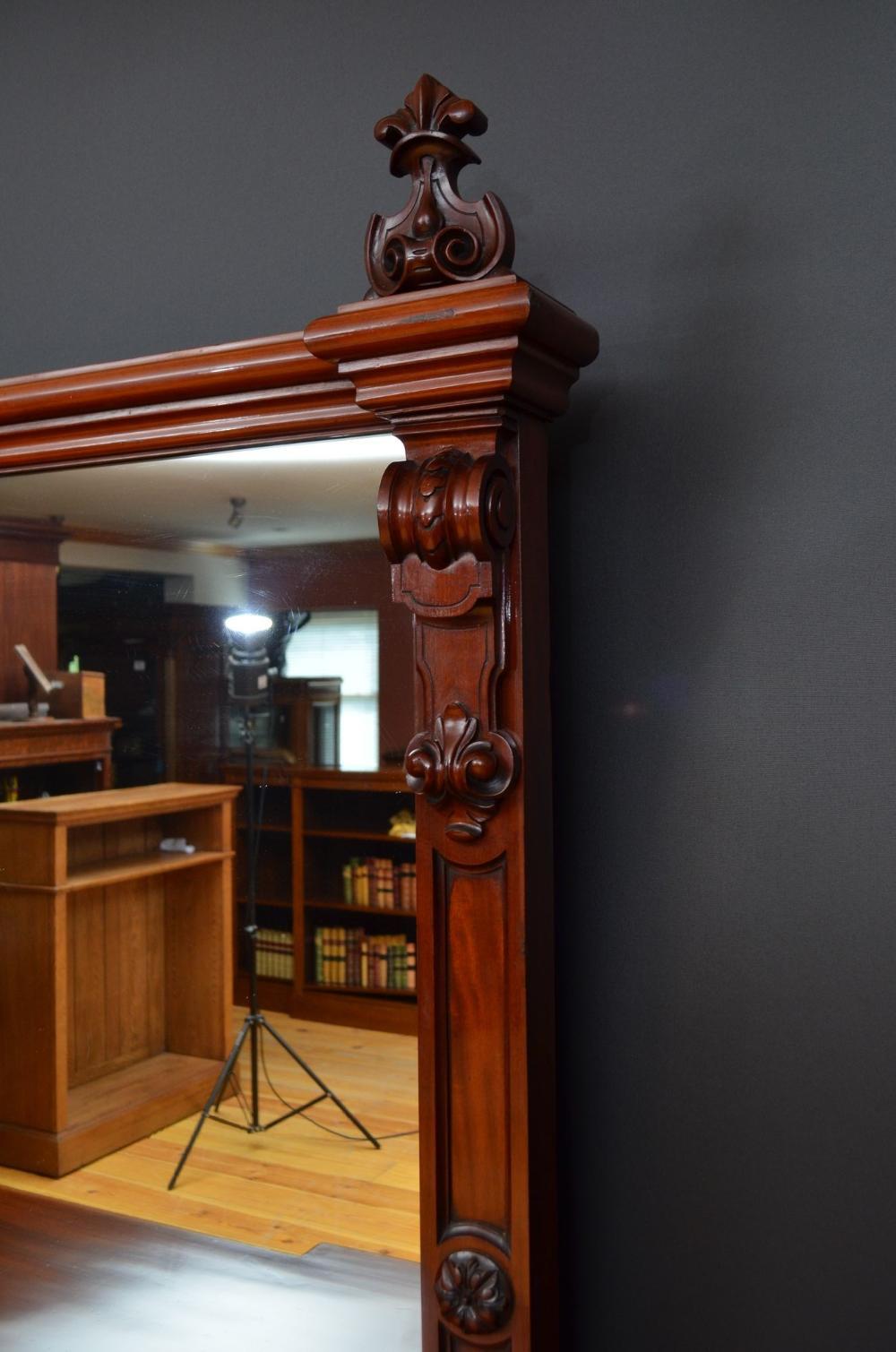 Credenza vittoriana con piedistallo in mogano in vendita 8