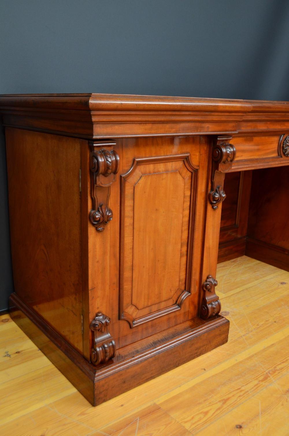 Mogano Credenza vittoriana con piedistallo in mogano in vendita