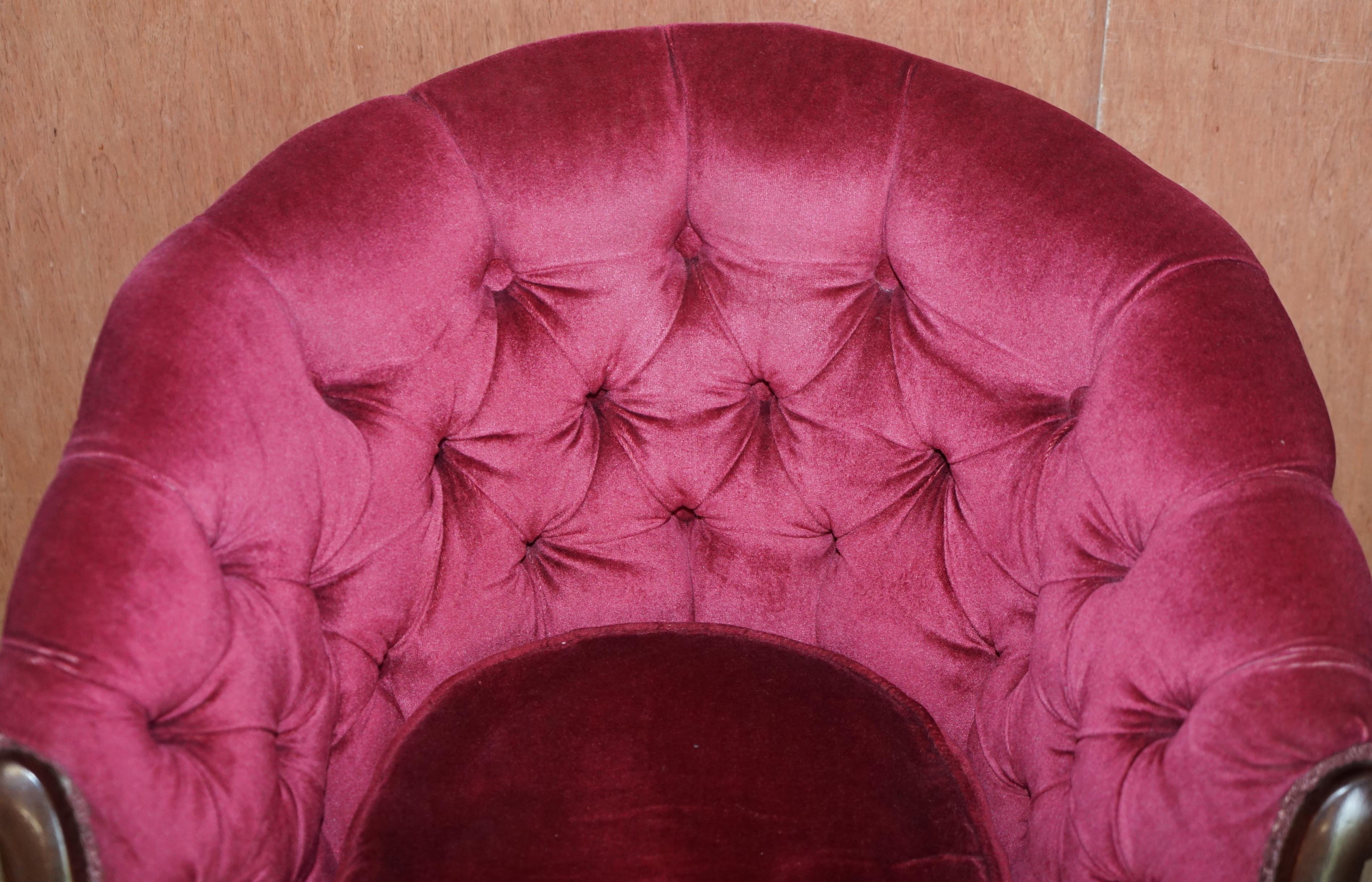 English Victorian Hardwood & Pink Velour Parlour Chesterfield Suite of Sofa & Armchairs For Sale