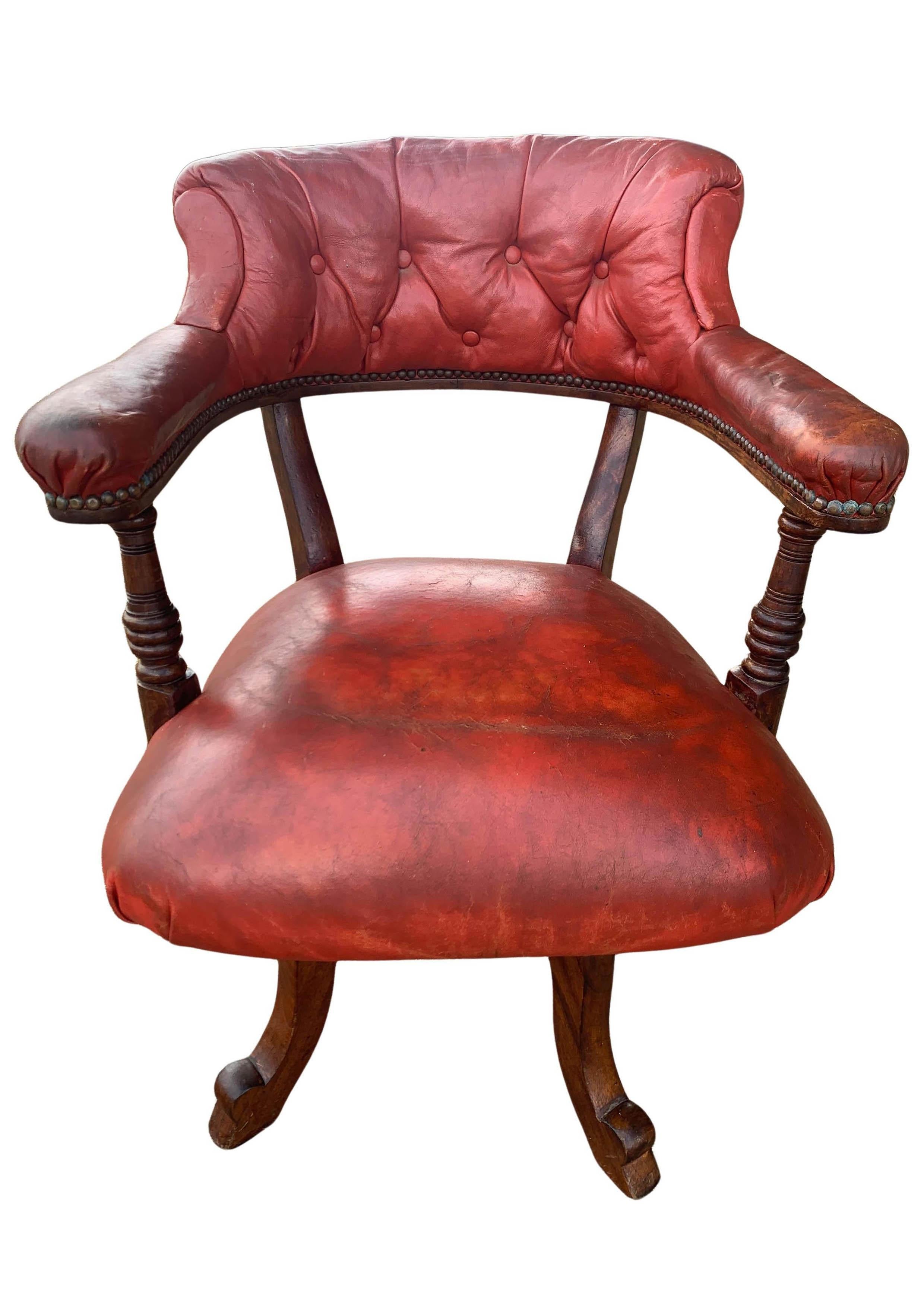 Victorian Mahogany & Red Leather Ecclesiastical Buttonback Revolving Desk Chair In Good Condition For Sale In Reading, Berkshire
