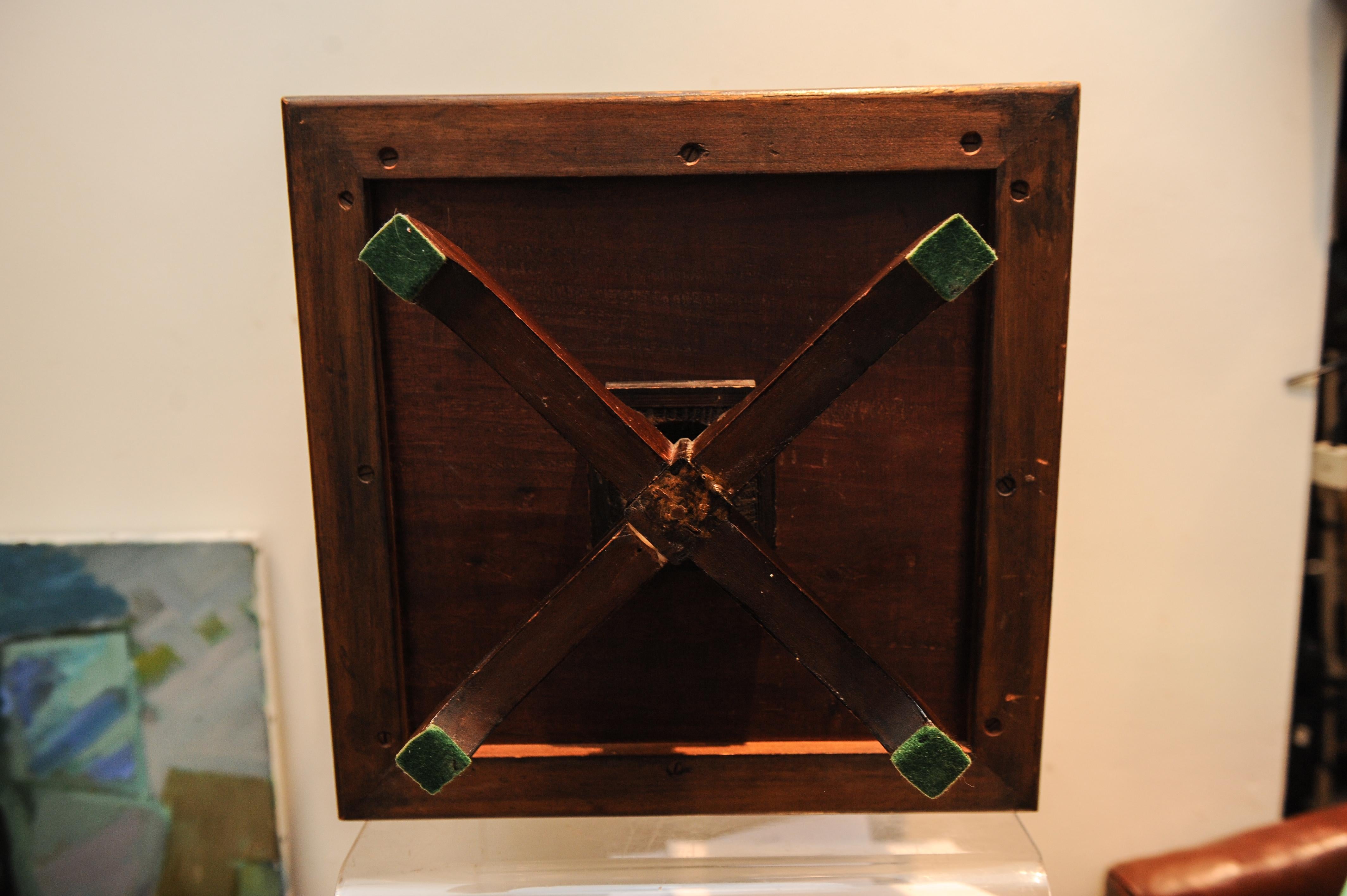 Victorian Mahogany Revolving Tabletop Bookcase with Inlaid Detailing In Good Condition For Sale In High Wycombe, Buckinghamshire