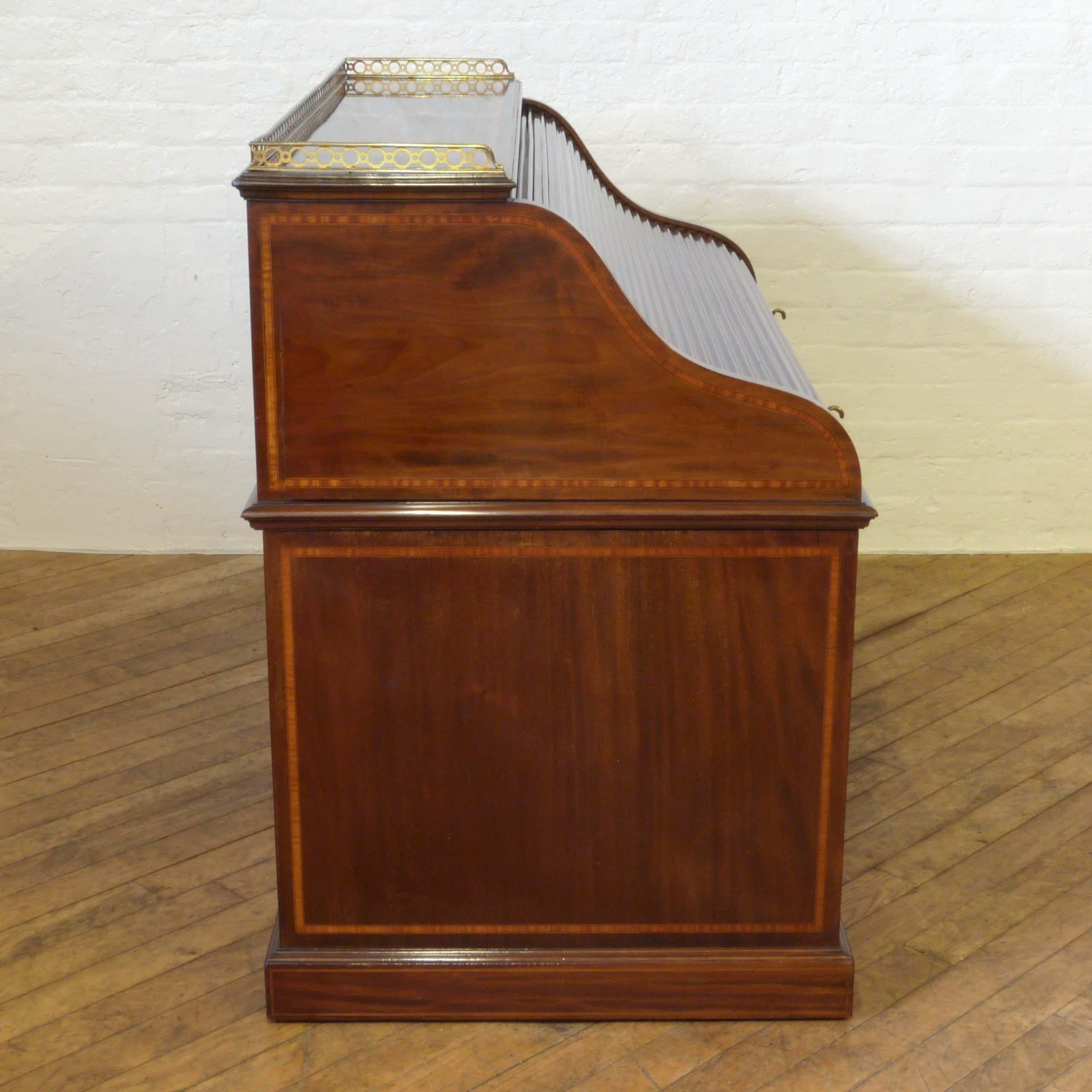 Victorian Mahogany Roll Top Desk 1