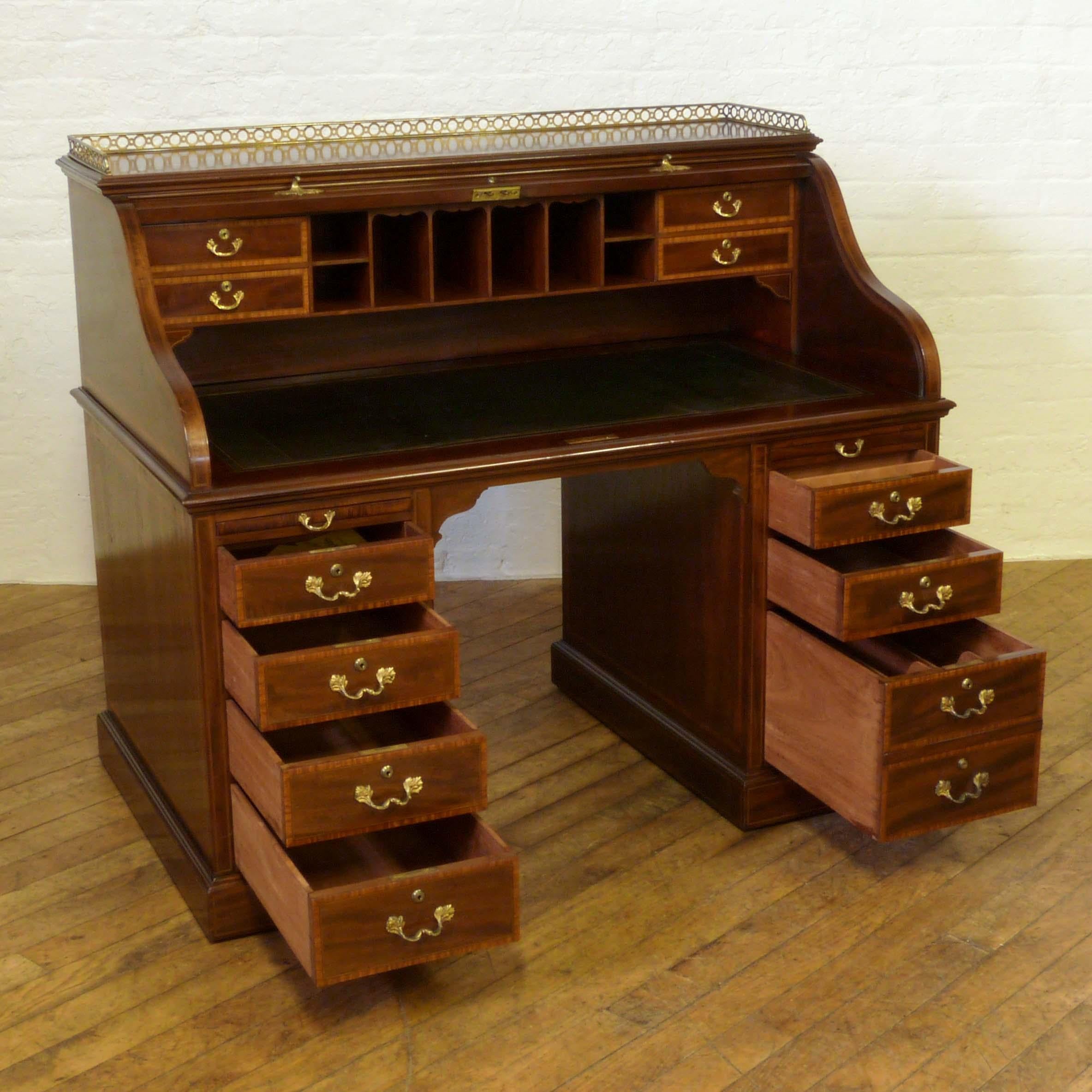 Victorian Mahogany Roll Top Desk 5