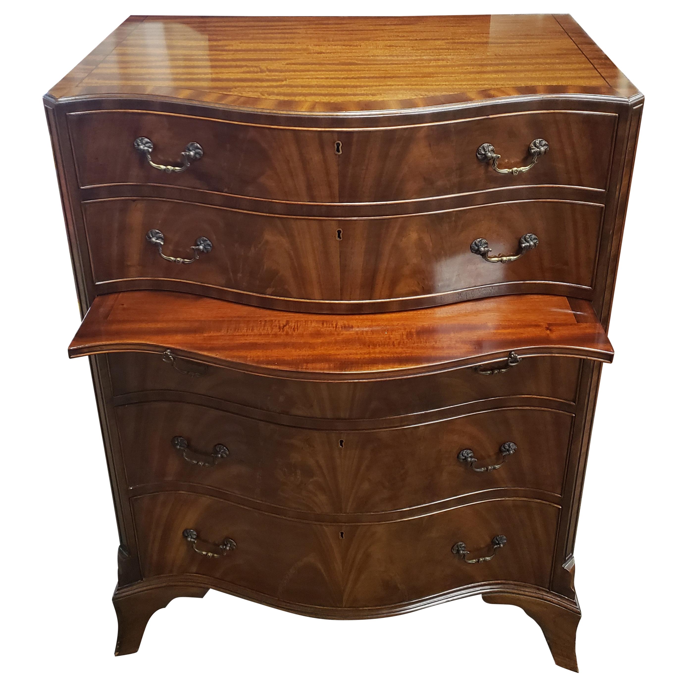 Victorian Mahogany Serpentine Chest of Drawers For Sale