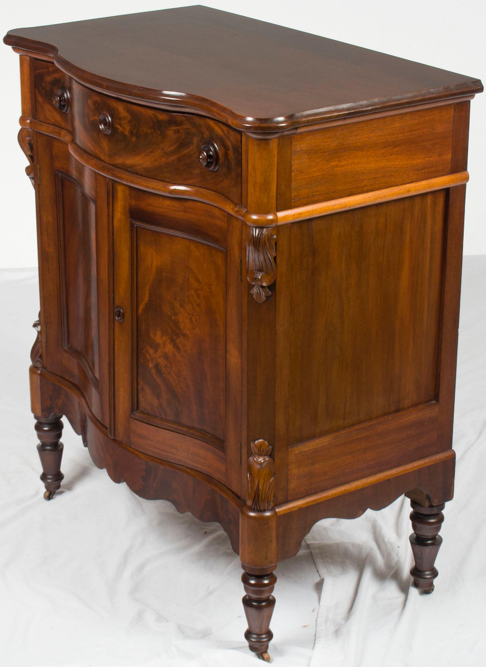 Victorian Mahogany Serpentine Front Small Side Cabinet Buffet Server Cupboard 6