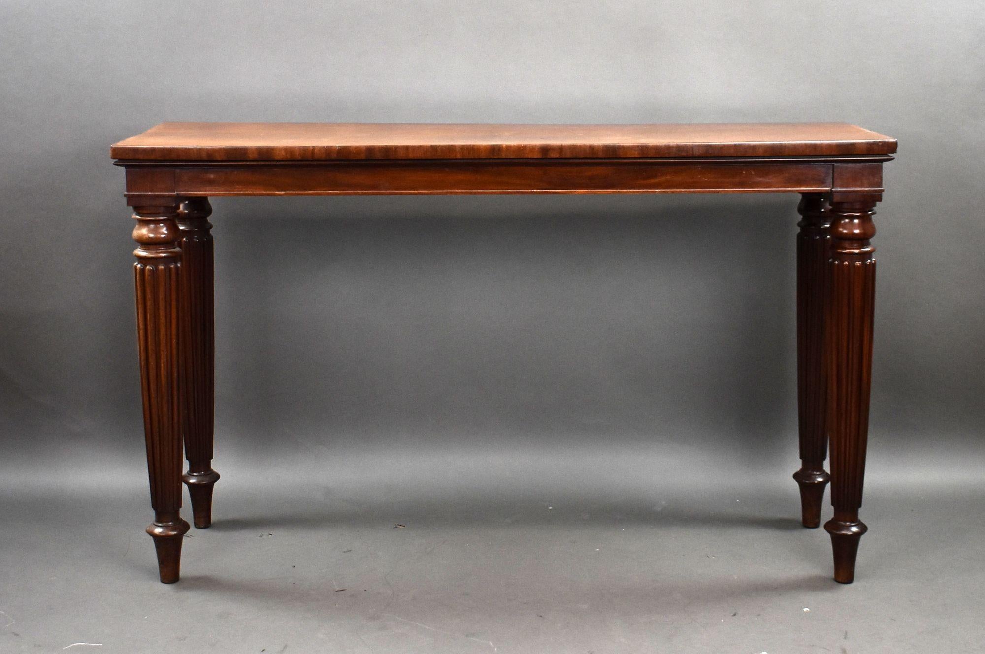 For sale is a good quality Victorian mahogany server, remaining in very good condition, showing minor signs of wear commensurate with age and use.

Width: 153cm Depth: 50cm Height: 91cm
