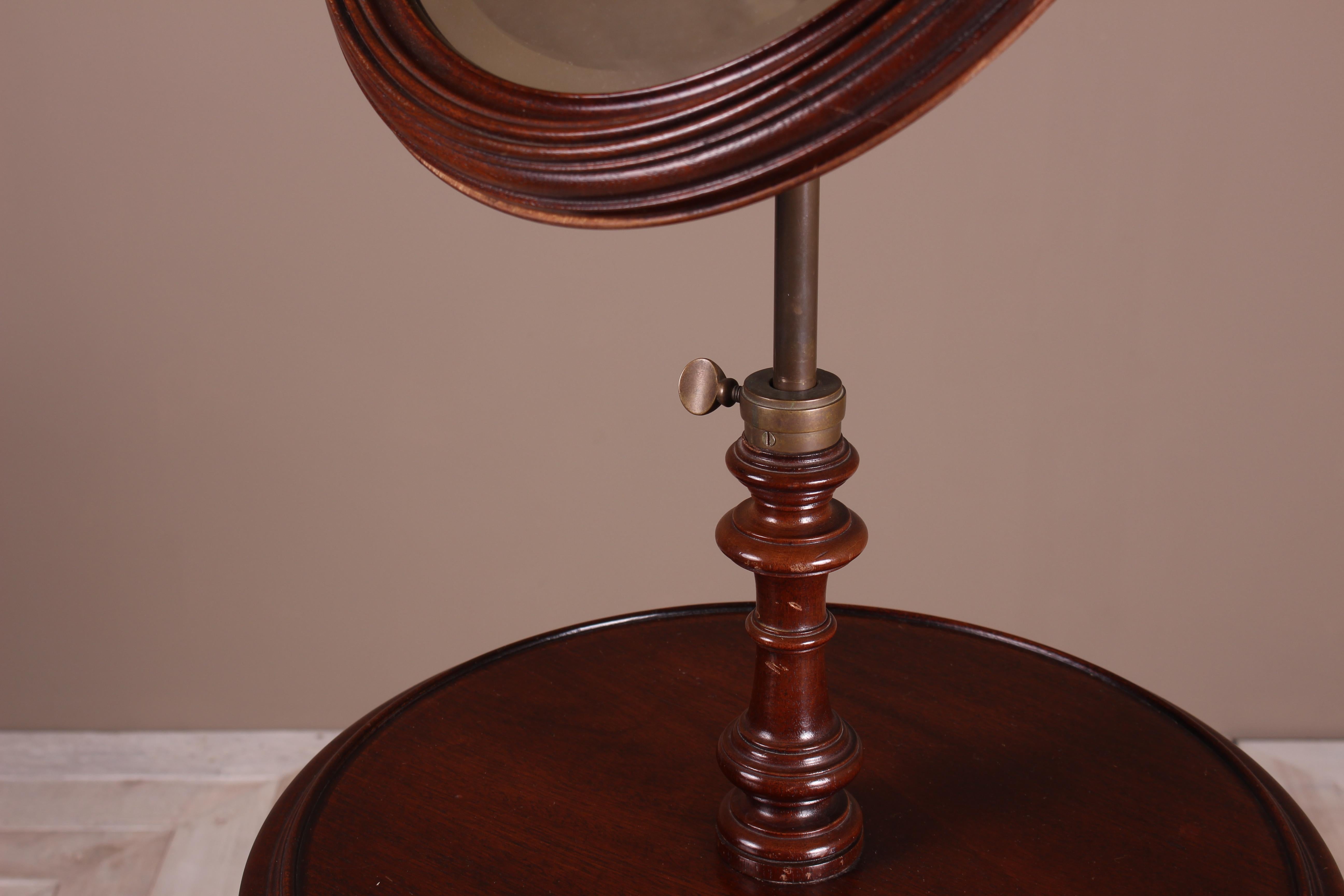 Victorian Mahogany Shaving Stand with Telescopic Mirror In Good Condition In Heathfield, East Sussex