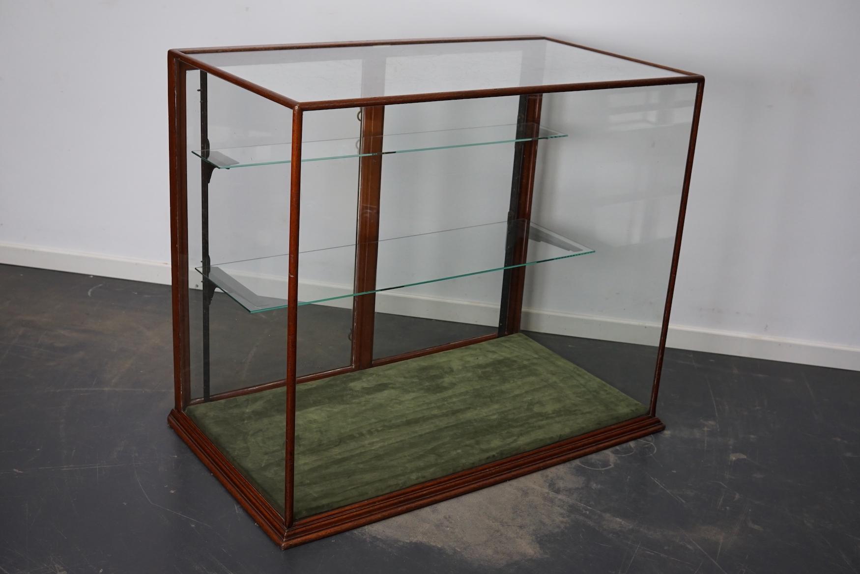 Victorian Mahogany Shop Display Cabinet / Counter or Vitrine, Late 19th Century For Sale 7