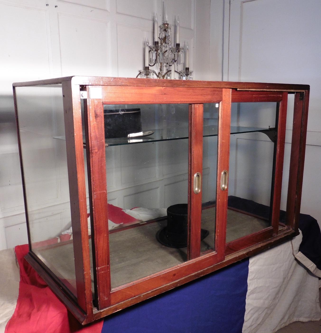 Meuble d'étalage victorien en acajou 2