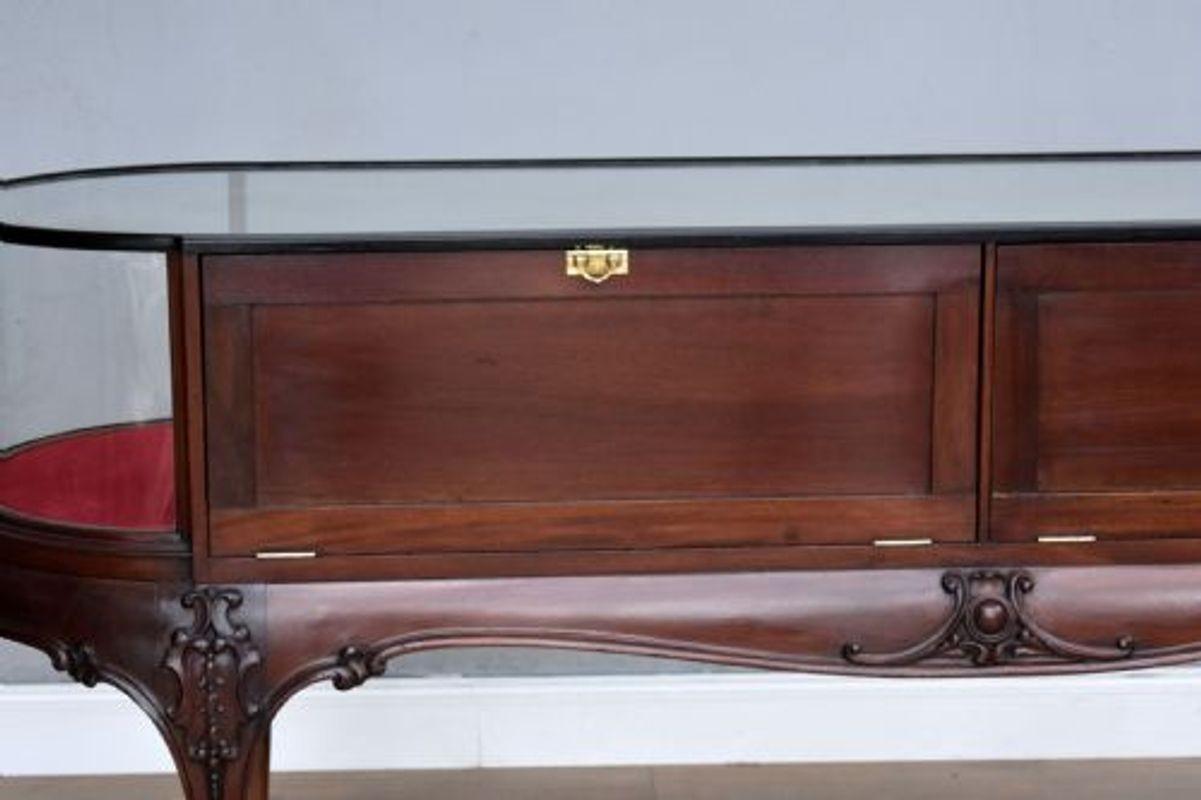 Victorian Mahogany Showcase / Shop Cabinet For Sale 2