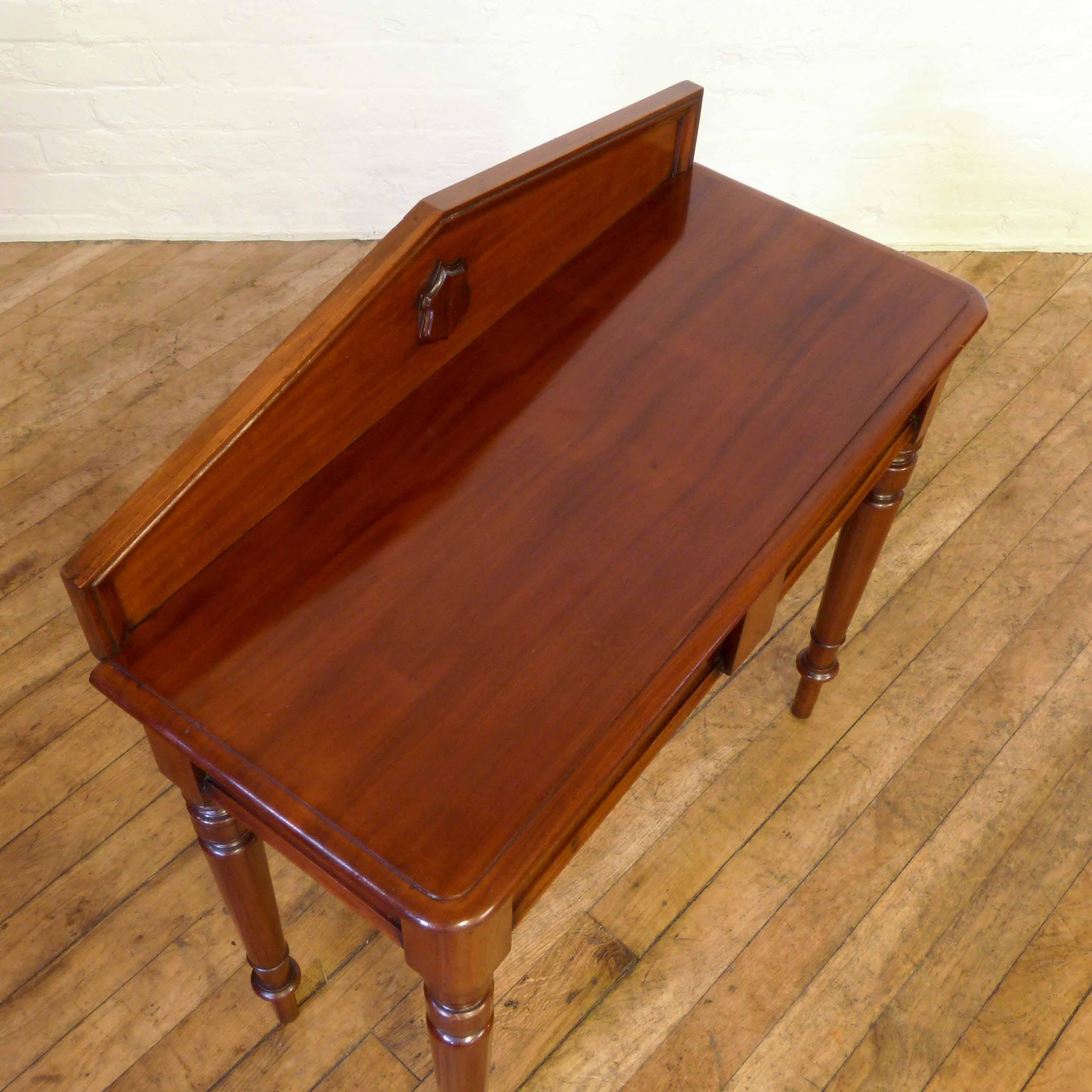 Polished Victorian Mahogany Side Table For Sale