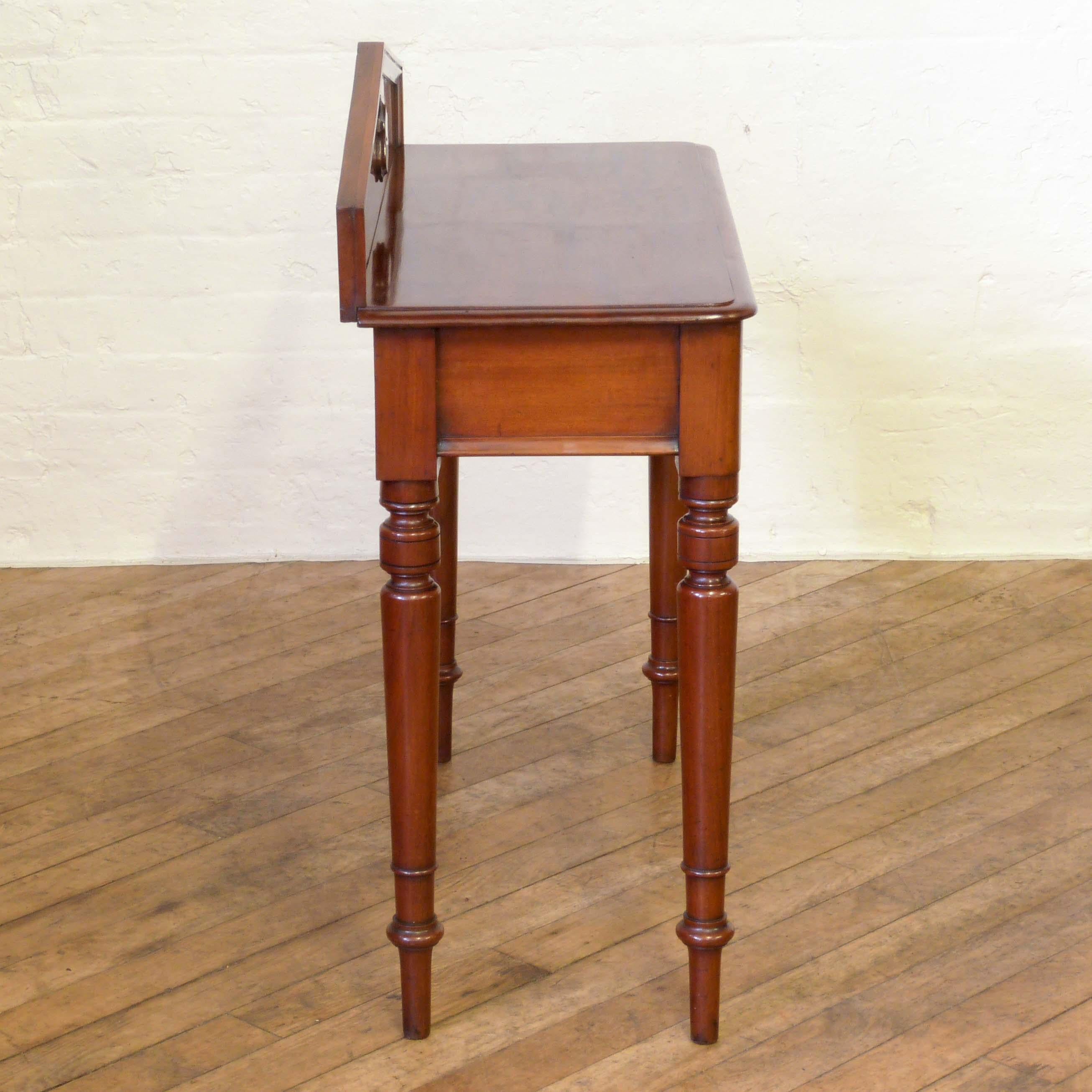 Victorian Mahogany Side Table For Sale 3