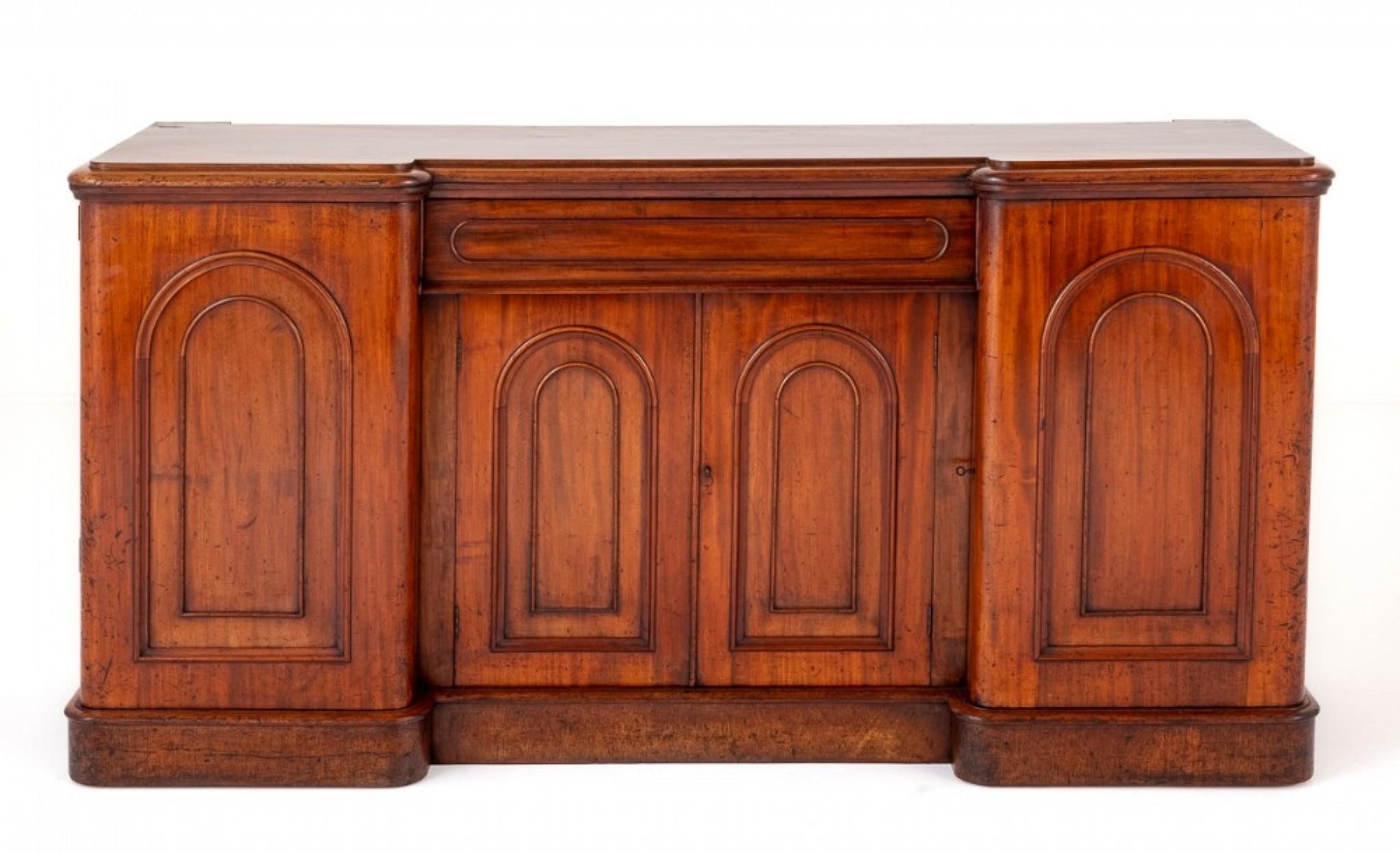 Victorian Mahogany Sideboard Antique Server, 1860 In Good Condition For Sale In Potters Bar, GB