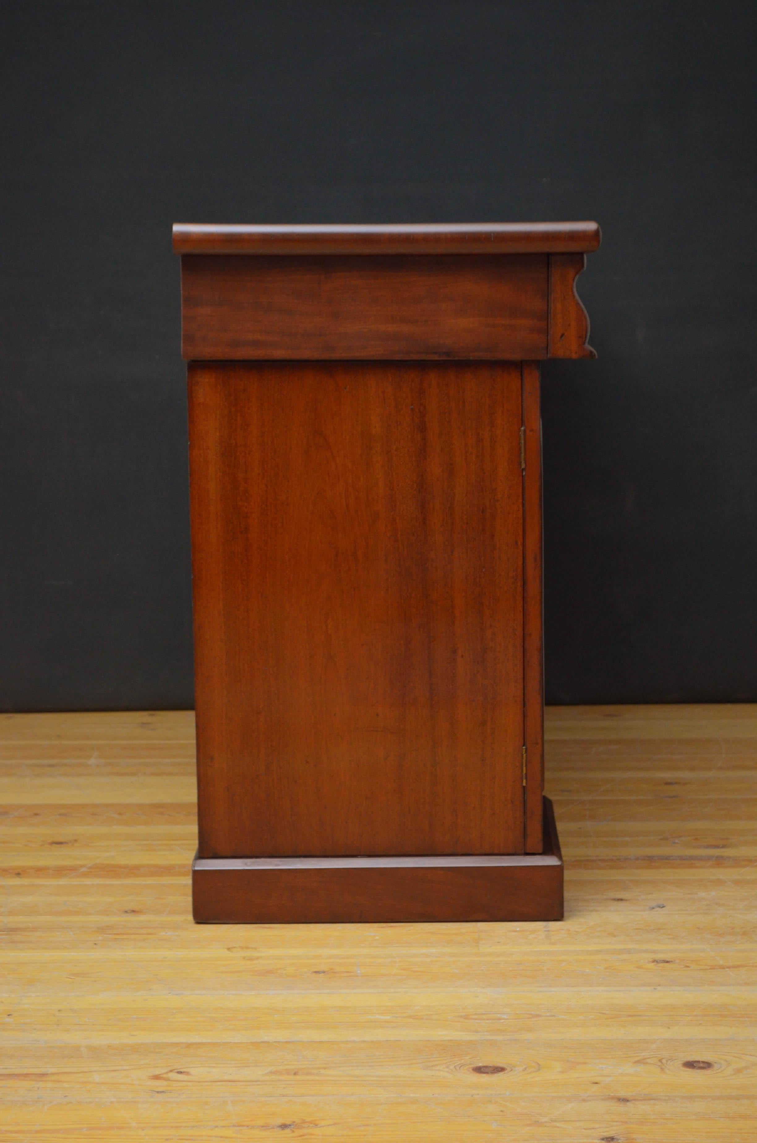 Victorian Mahogany Sideboard 4