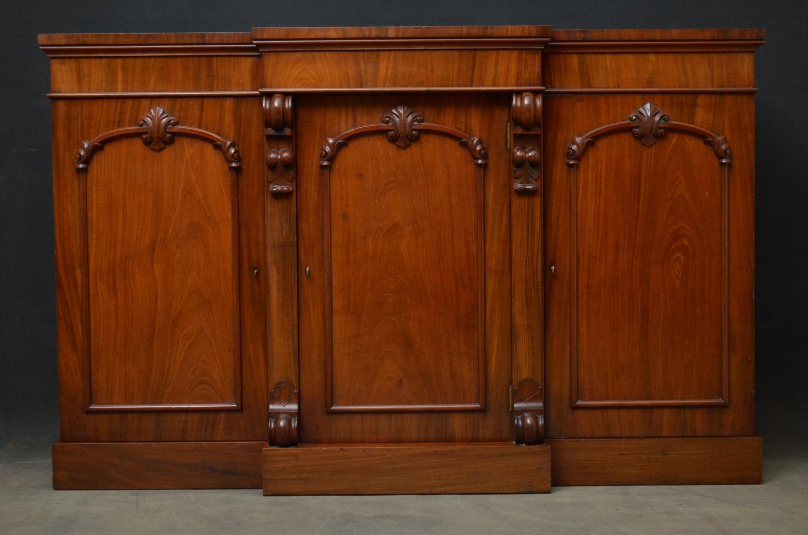 Victorian Mahogany Sideboard (Englisch)