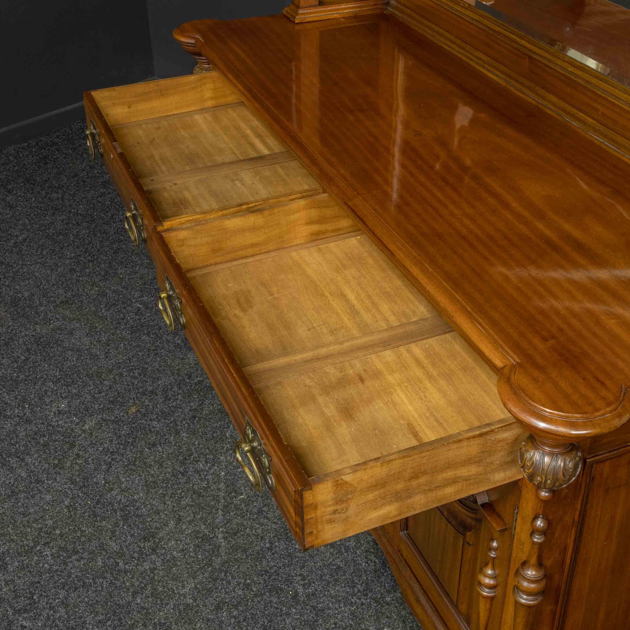 Victorian Mahogany Sideboard In Good Condition For Sale In Manchester, GB