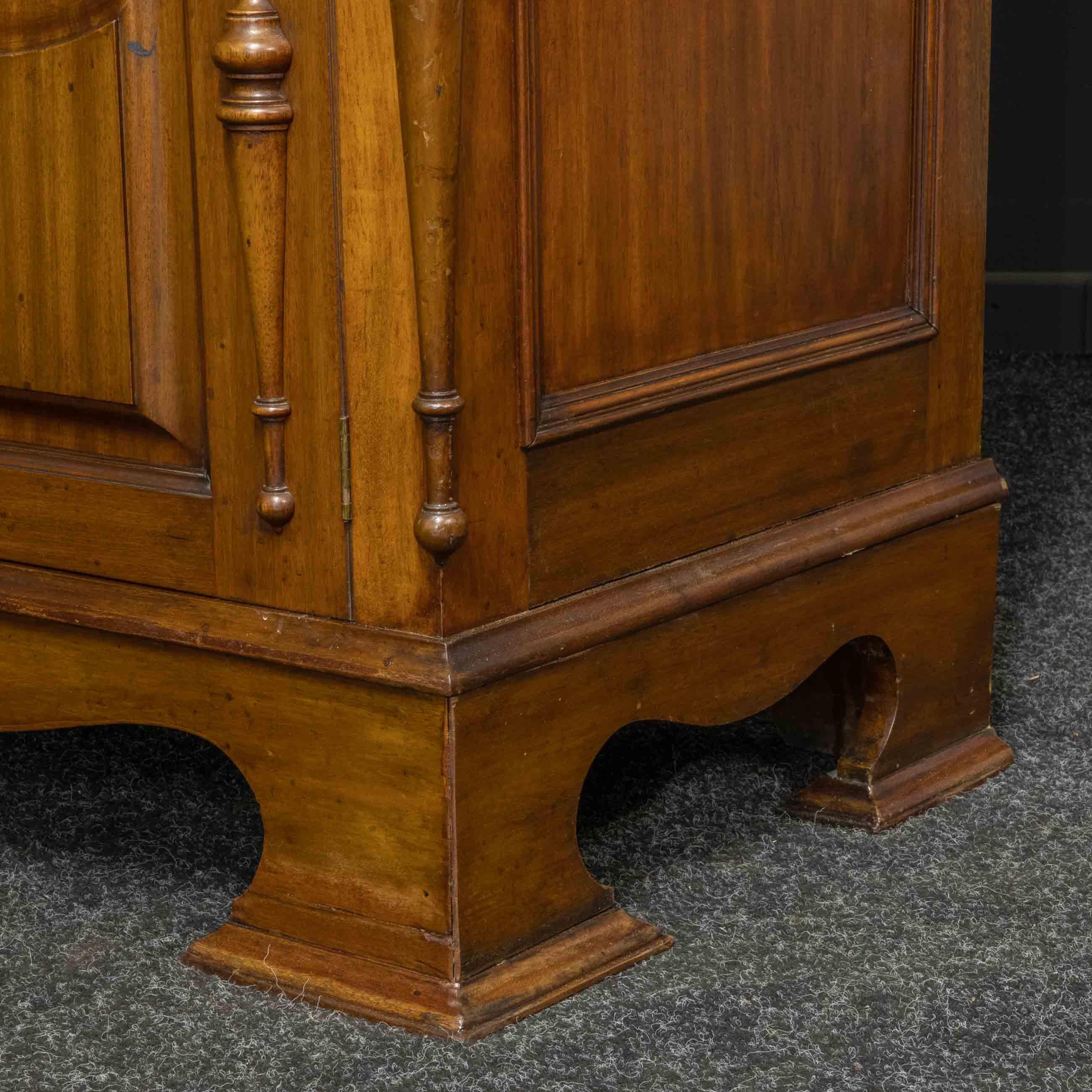 Victorian Mahogany Sideboard For Sale 1