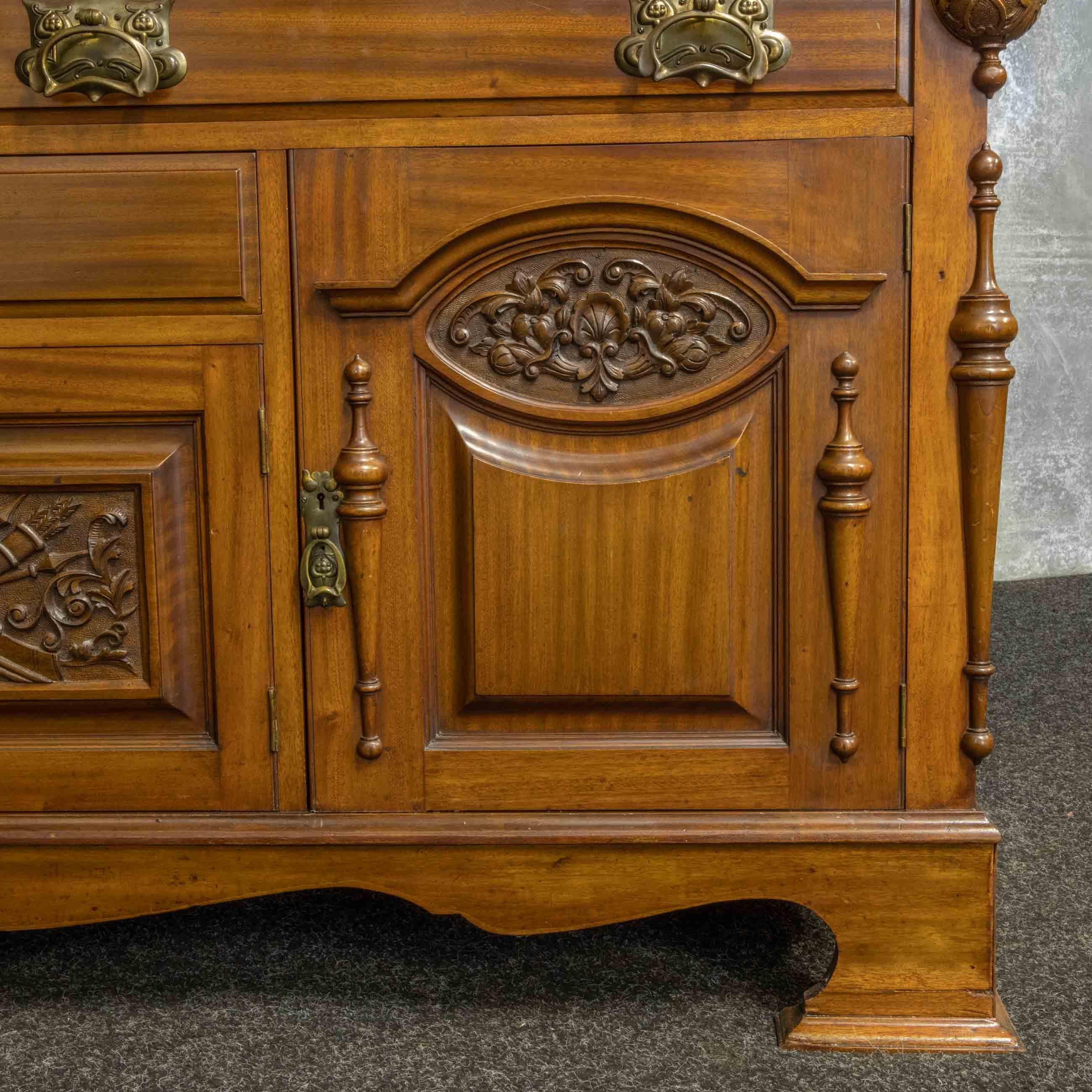 Victorian Mahogany Sideboard For Sale 2