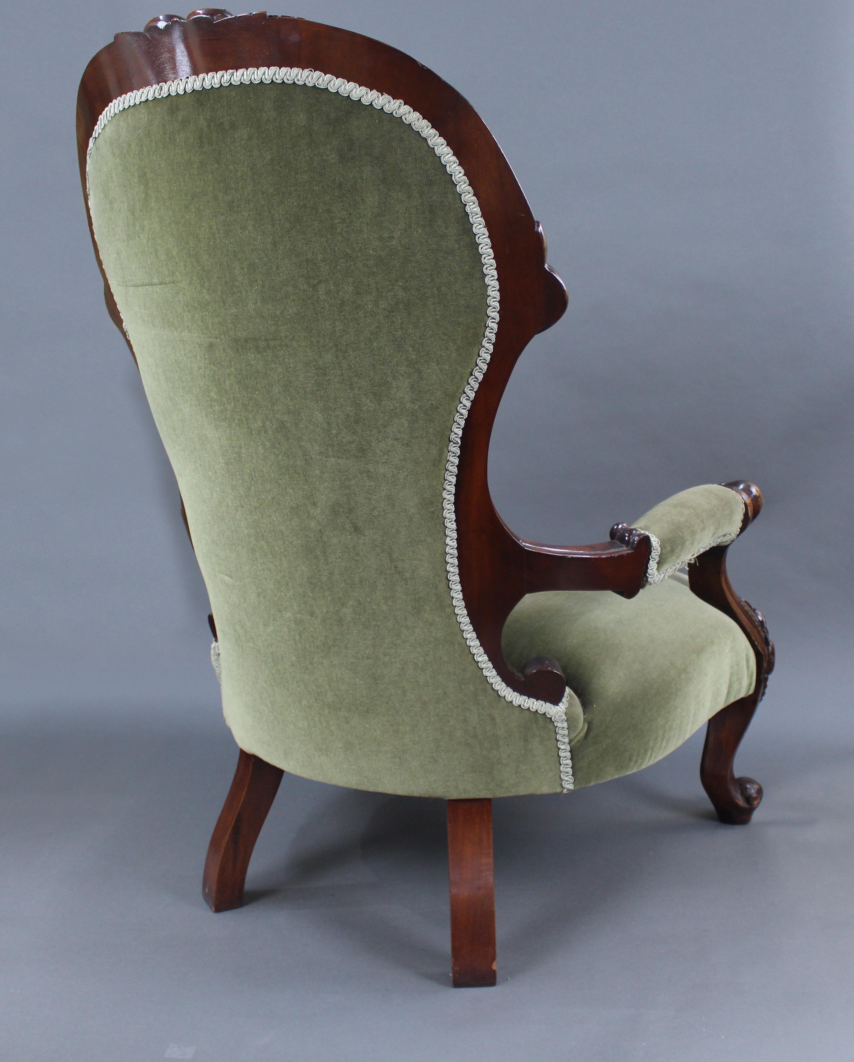 20th Century Victorian Style Mahogany Spoon Back Armchair
