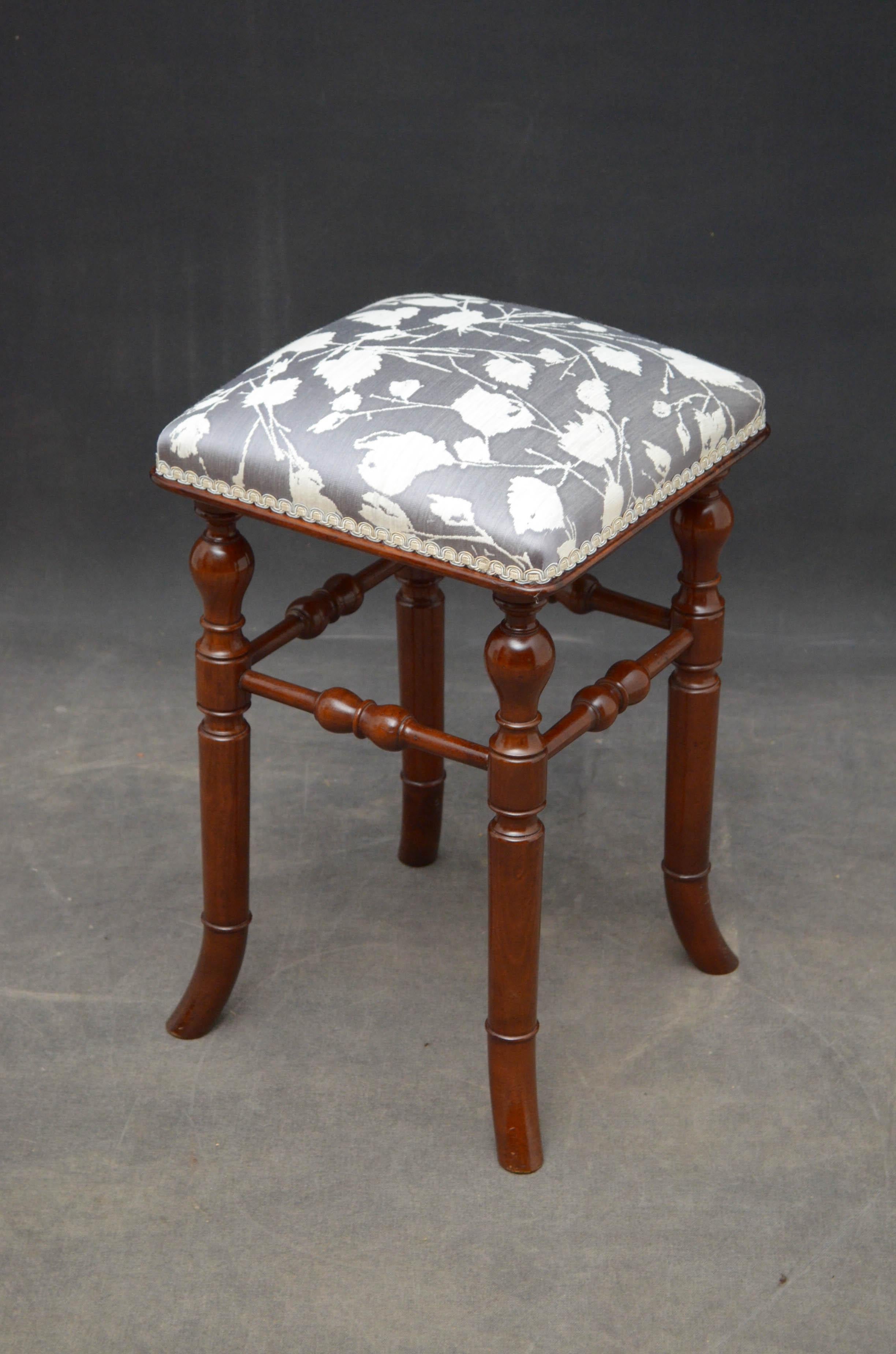 Sn4795 attractive Victorian mahogany dressing table stool with newly upholstered seat and 4 turned legs united by turned stretcher. This antique stool is in home ready condition. Stamped by H. Brooks & Co.
circa 1880
Measures: H 20.5