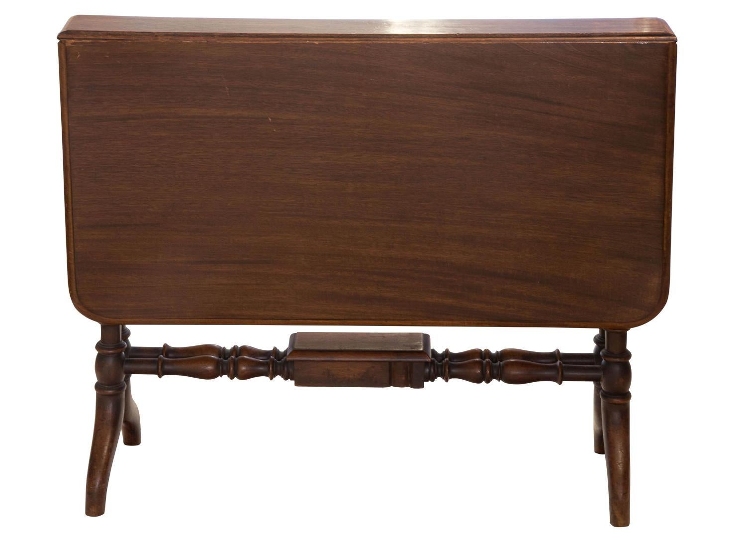 Late 19th Century Victorian Mahogany Sutherland Table, circa 1890 For Sale