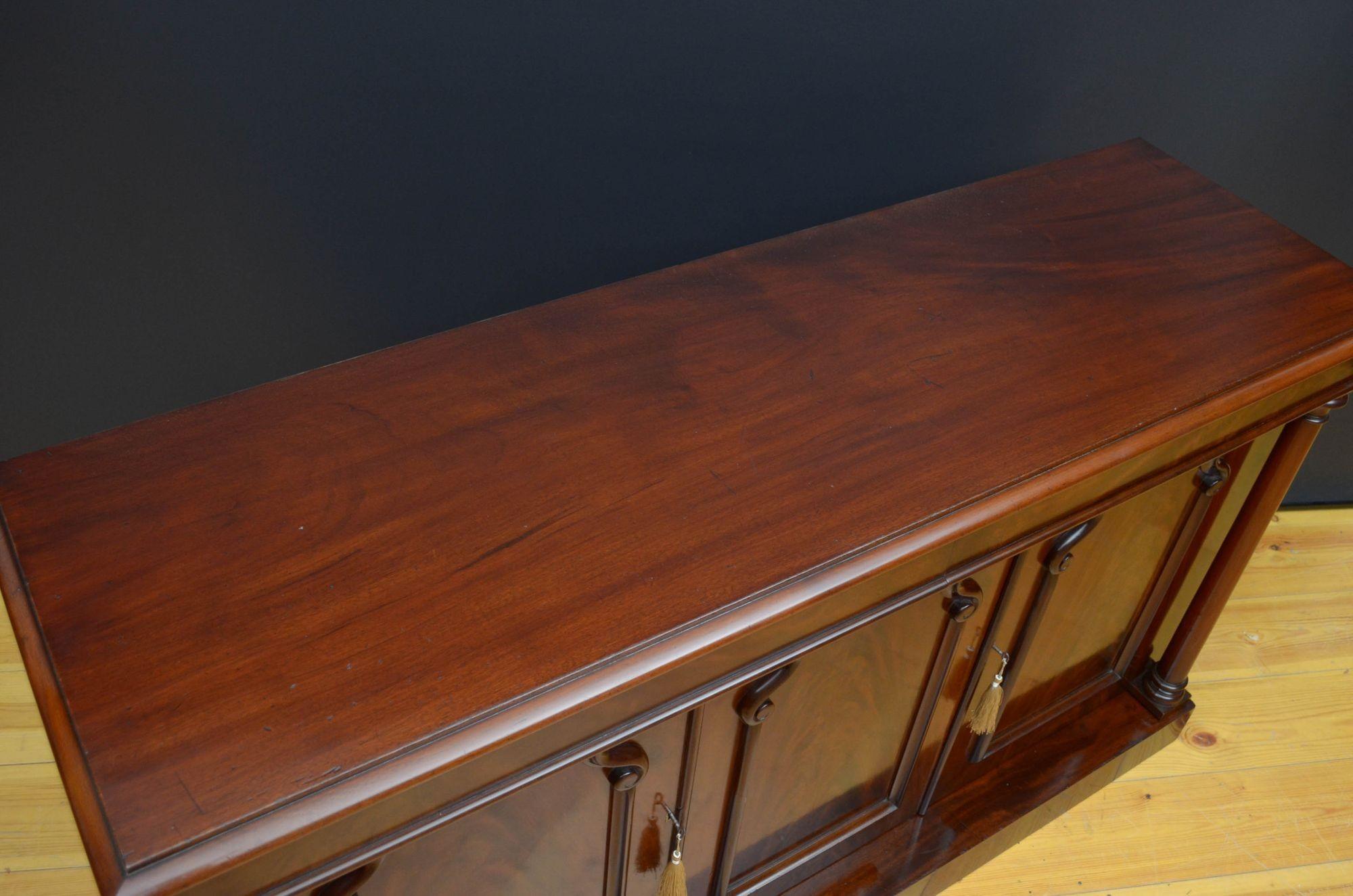 Victorian Mahogany Three Door Sideboard 10