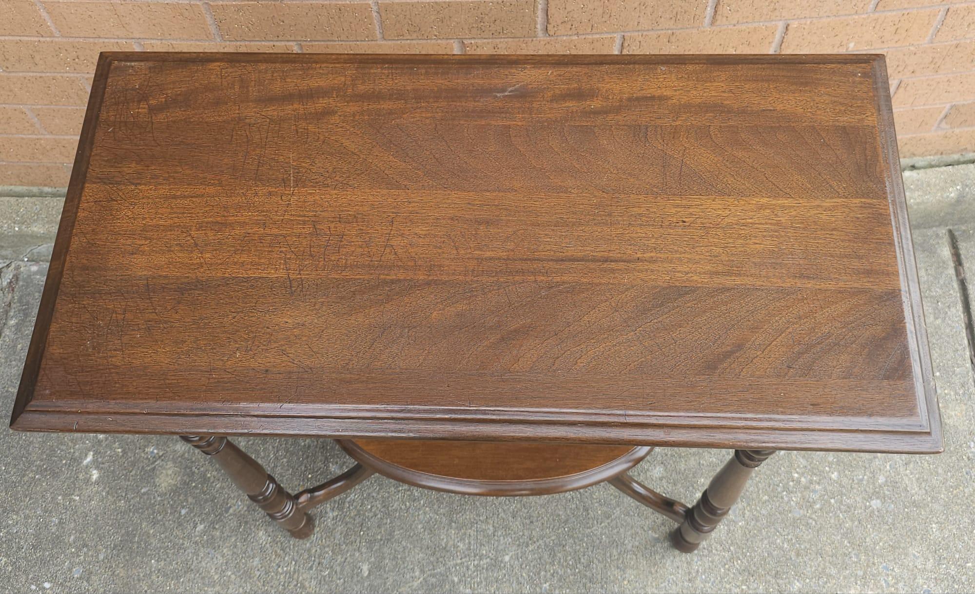 Victorian Mahogany Tiered Console Table In Good Condition For Sale In Germantown, MD
