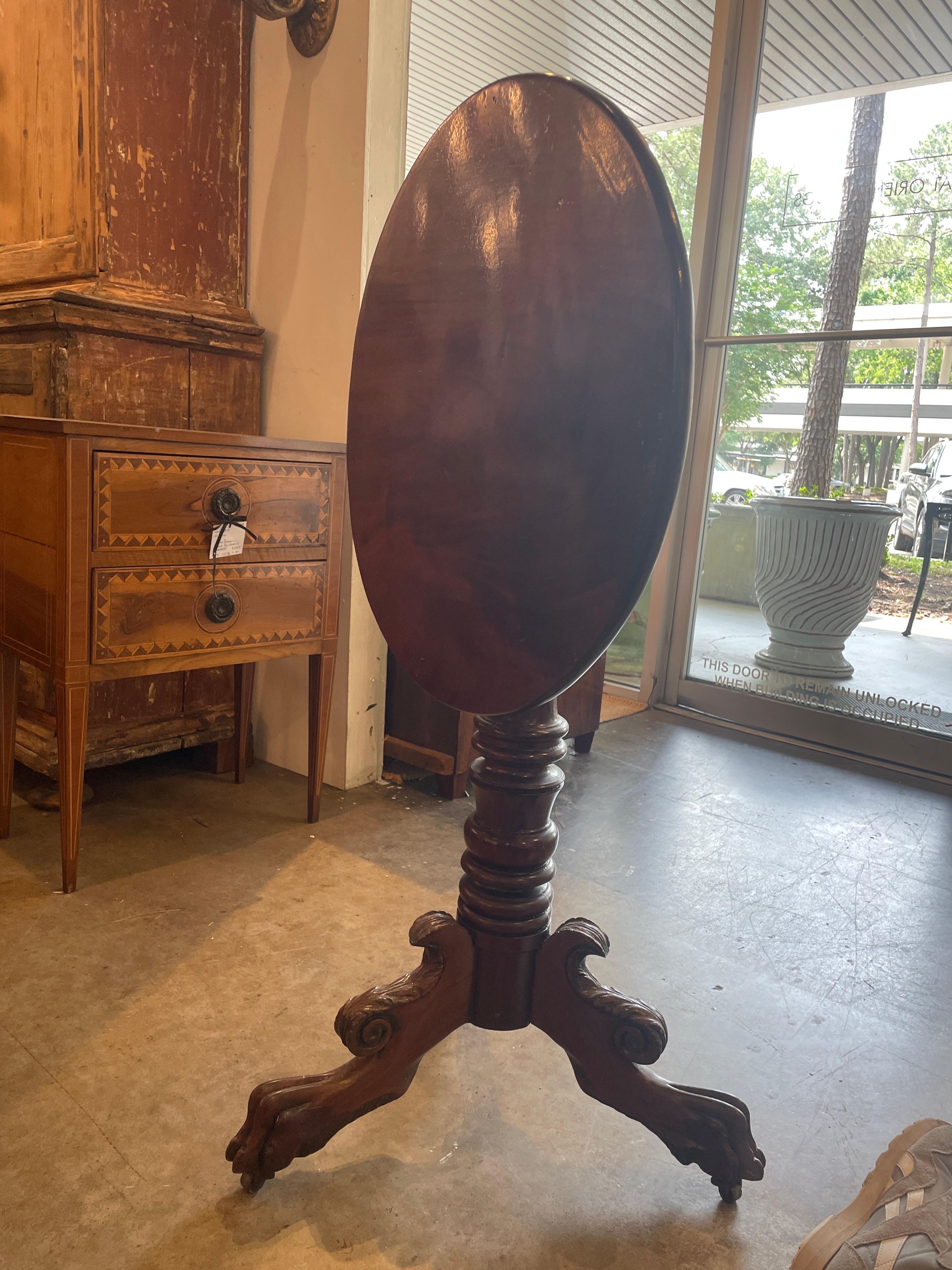 Victorian Mahogany Tilt-Top Hall/Foyer Side Table For Sale 7
