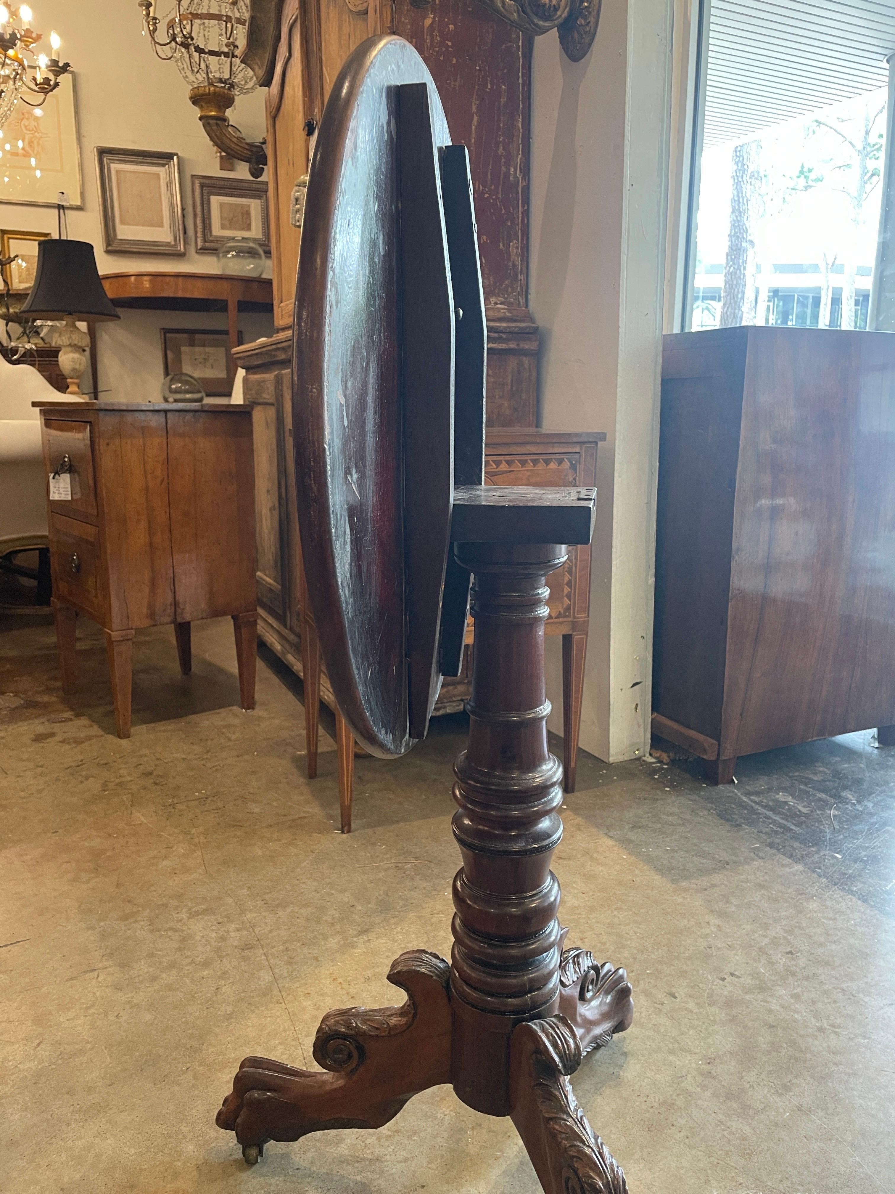 19th Century Victorian Mahogany Tilt-Top Hall/Foyer Side Table For Sale