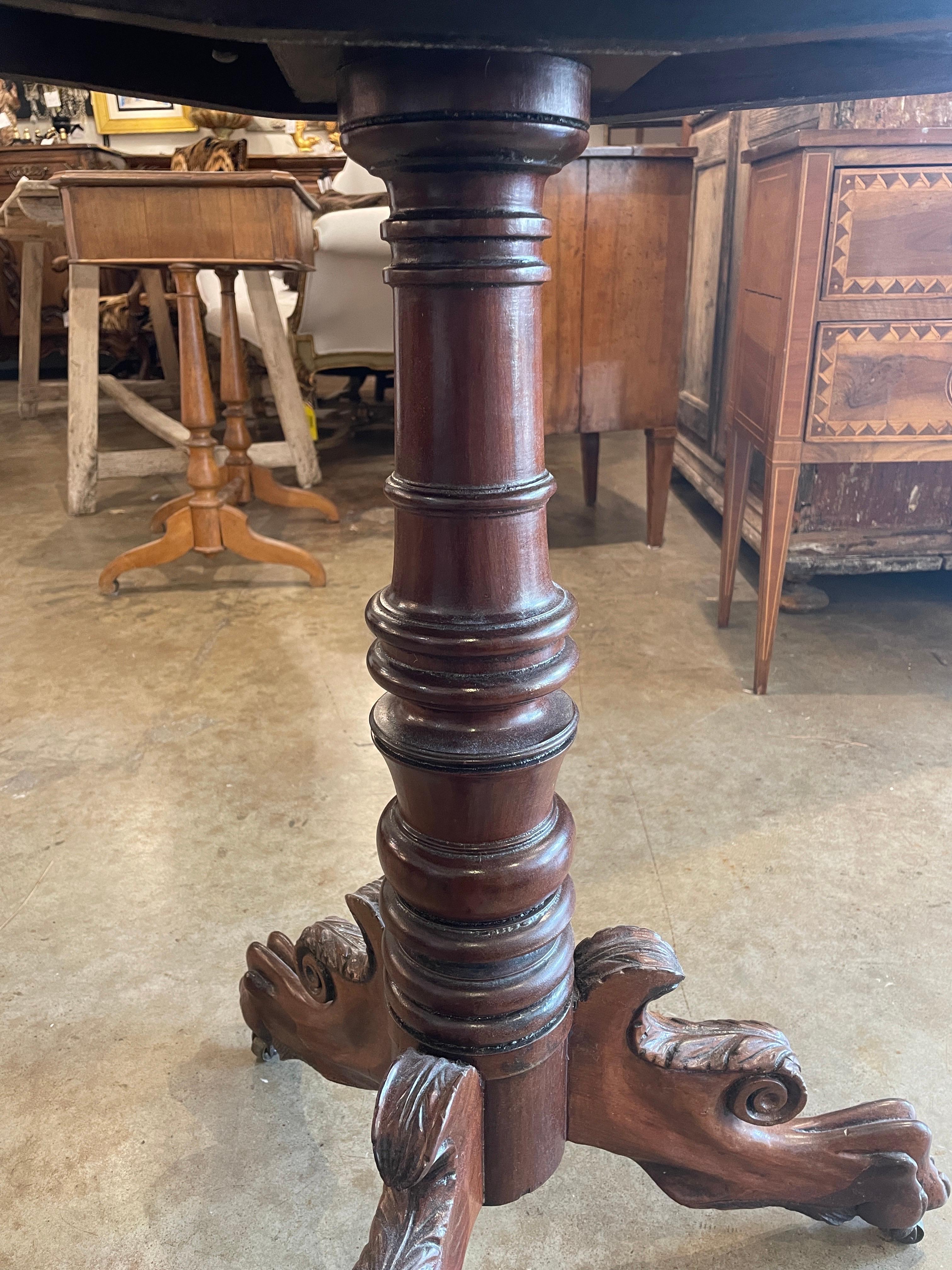 Victorian Mahogany Tilt-Top Hall/Foyer Side Table For Sale 3