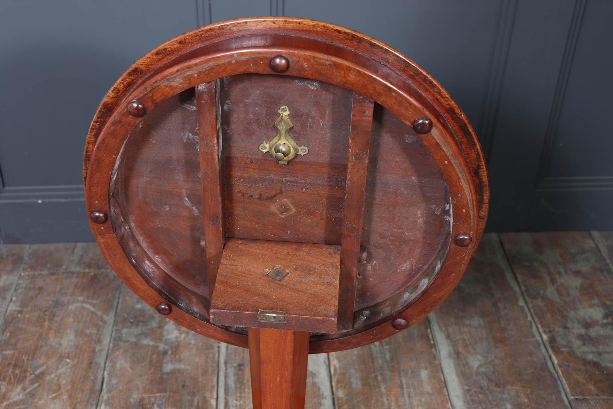 Viktorianischer Kipptisch aus Mahagoni, um 1880 im Angebot 7