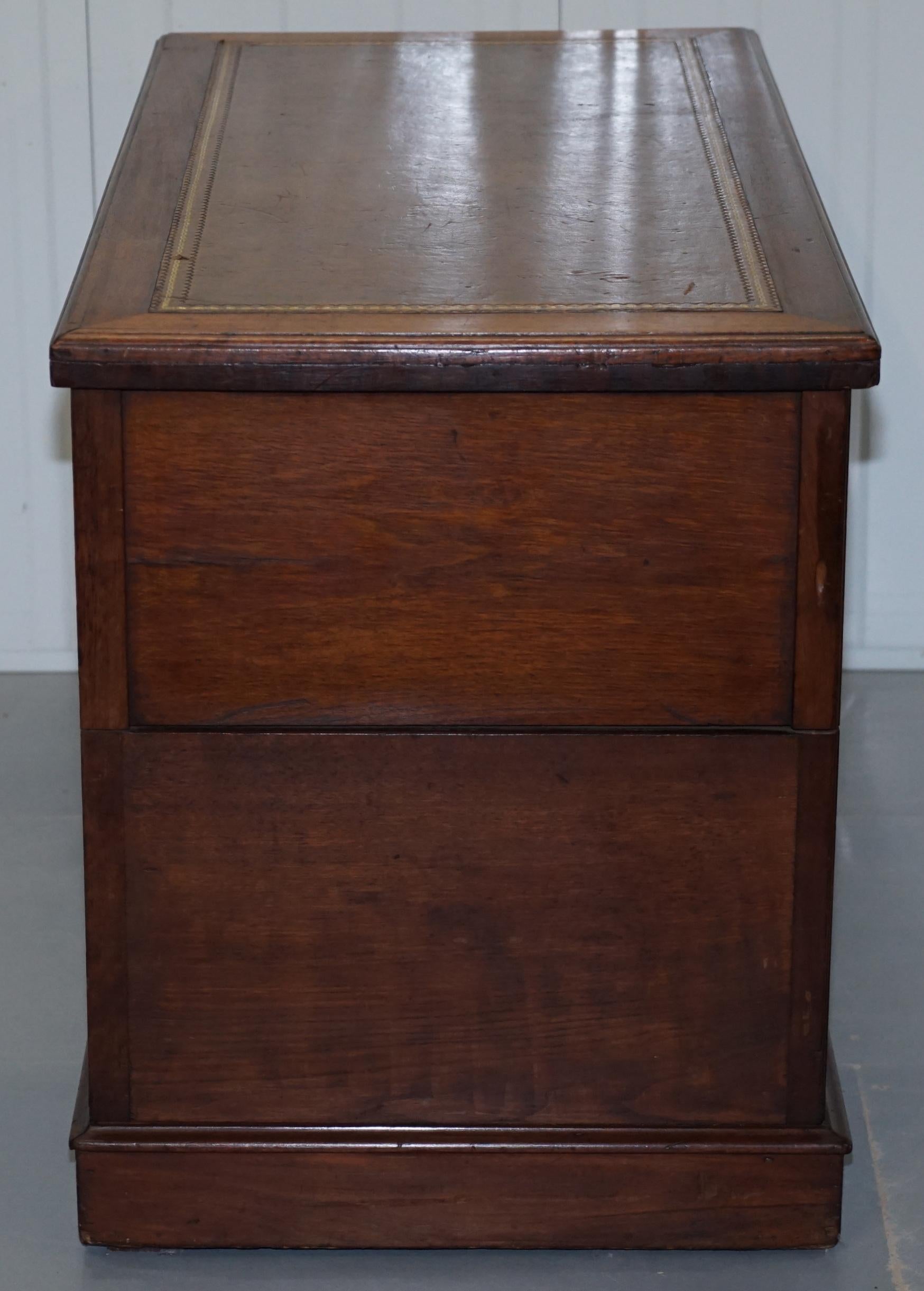 Victorian Mahogany Twin Pedestal Partner Desk Original Timber, Nice Leather Top 4