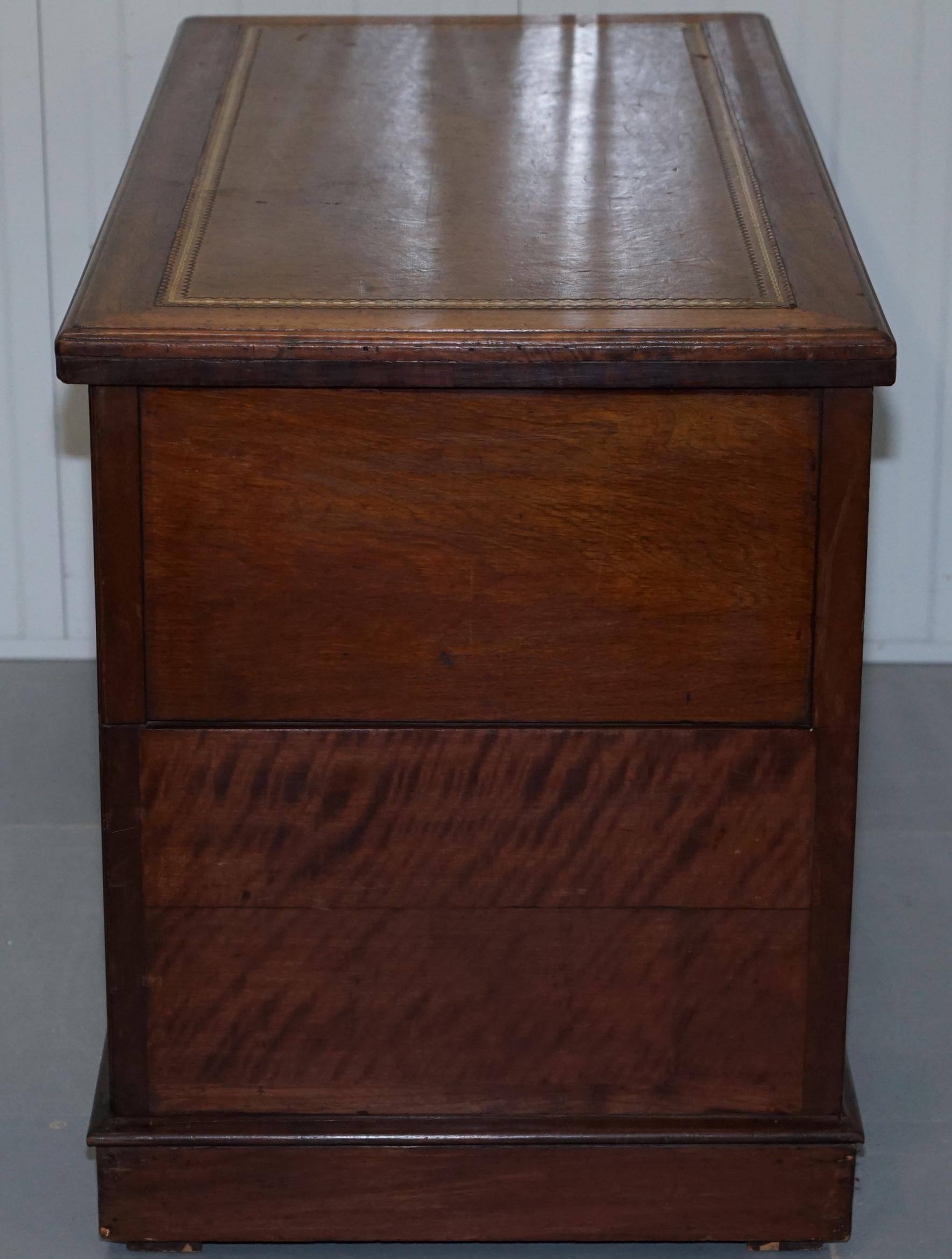 Victorian Mahogany Twin Pedestal Partner Desk Original Timber, Nice Leather Top 6