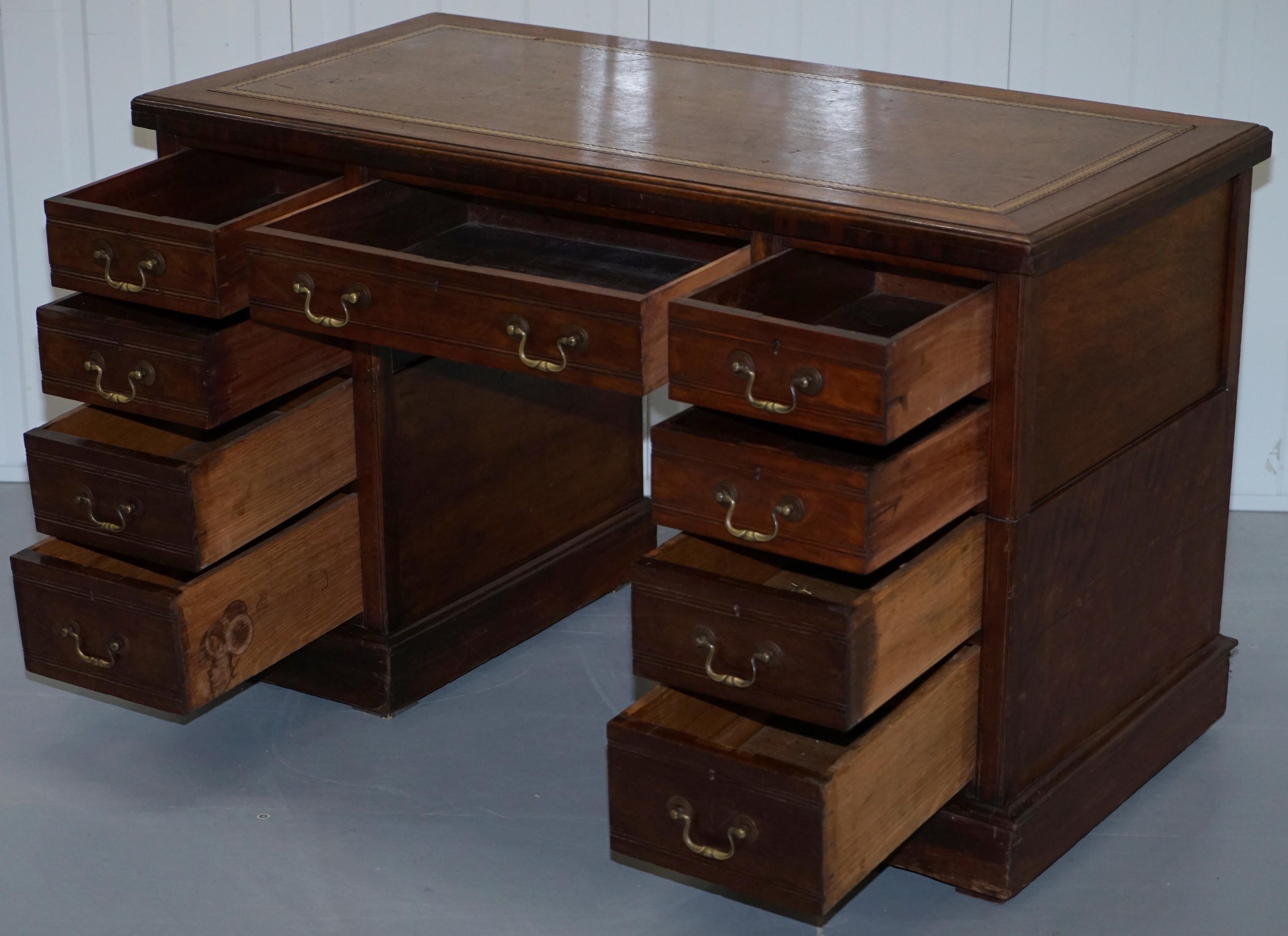 Victorian Mahogany Twin Pedestal Partner Desk Original Timber, Nice Leather Top 7