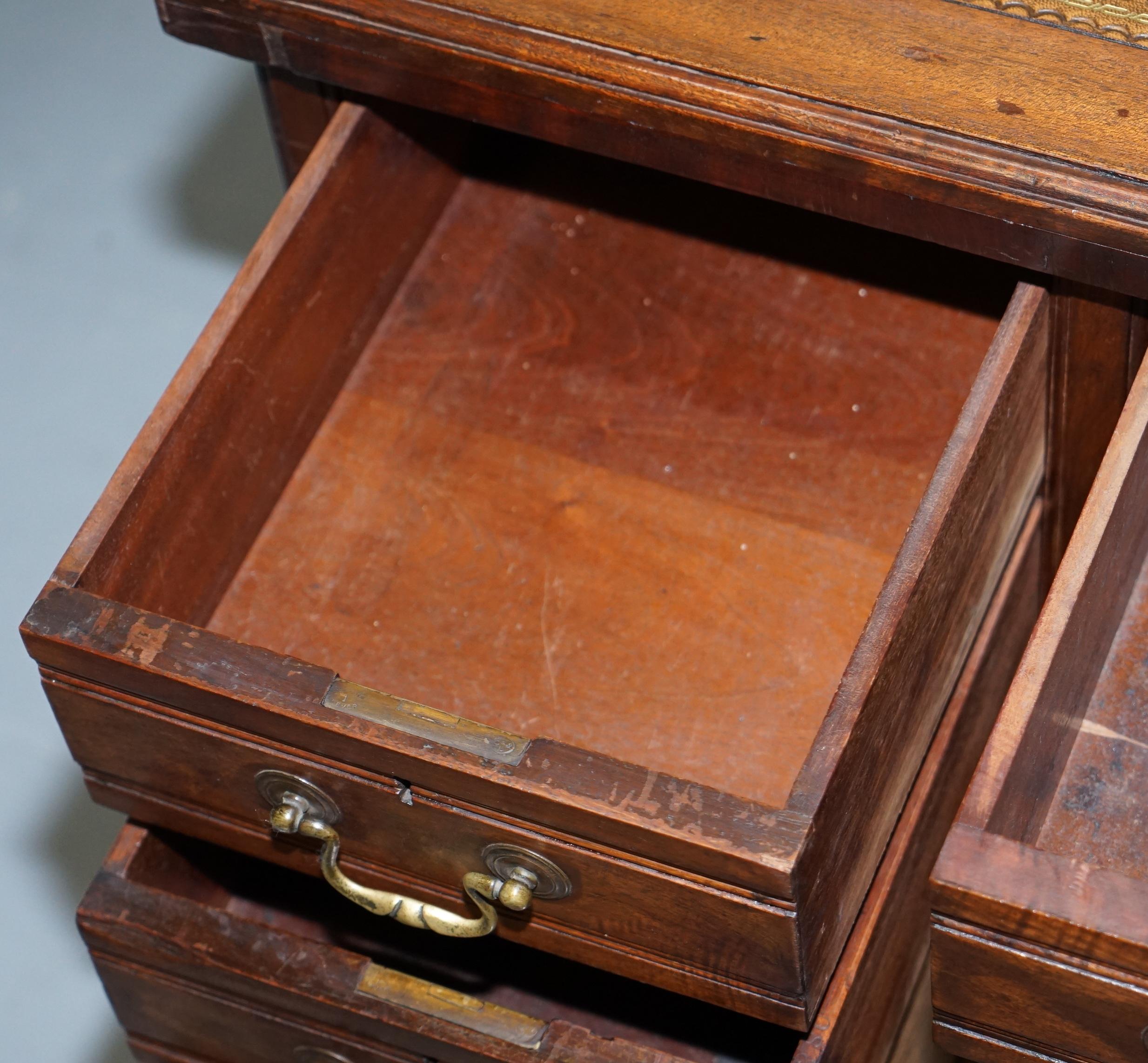 Victorian Mahogany Twin Pedestal Partner Desk Original Timber, Nice Leather Top 9