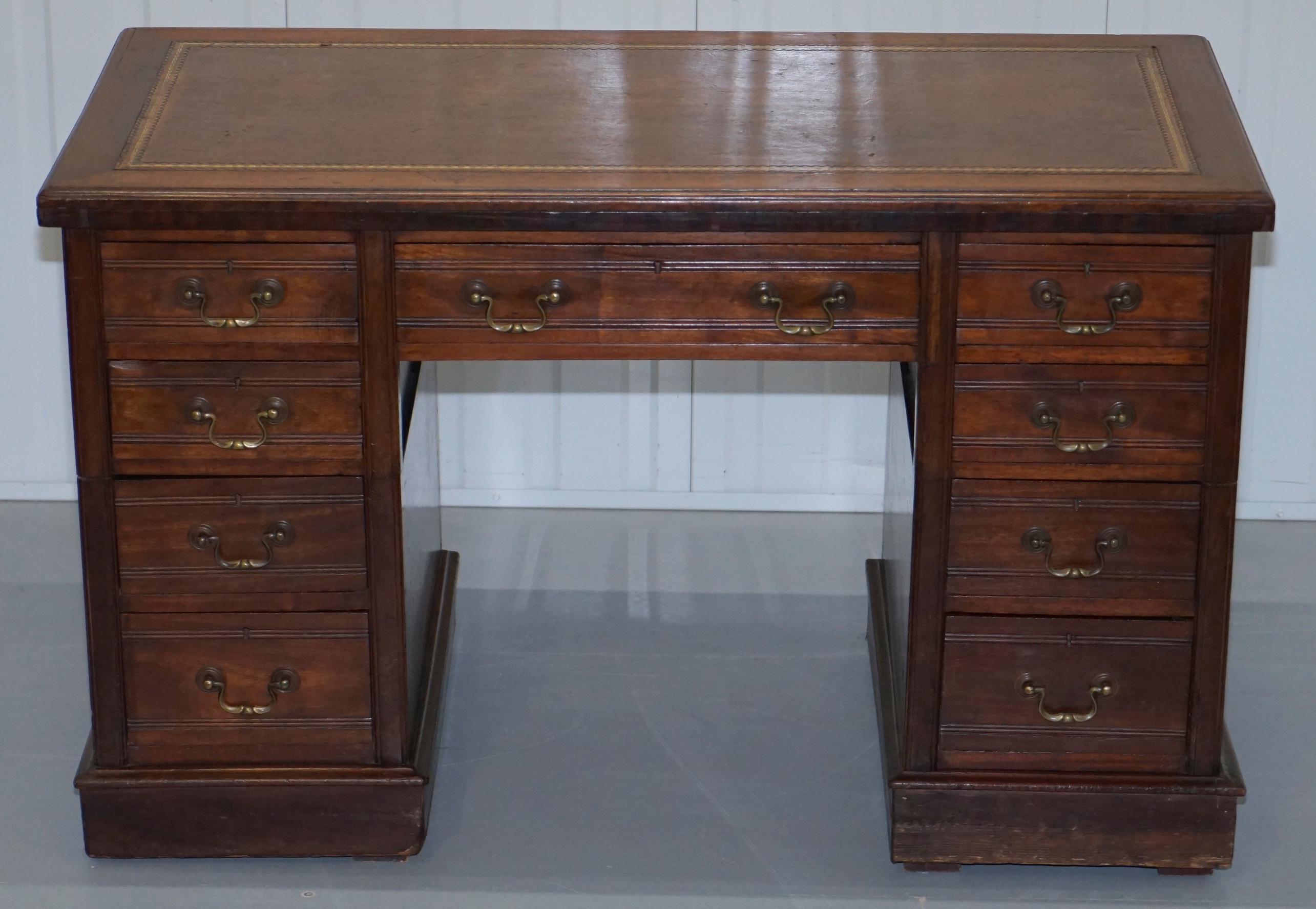 We are delighted to offer for auction this lovely handmade in England solid Mahogany Victorian twin pedestal partner desk

A well used good-looking handmade piece, at some point the pedestals look to have been cut in half and then reattached, they