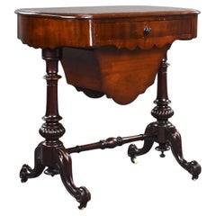 Mesa de trabajo victoriana de caoba