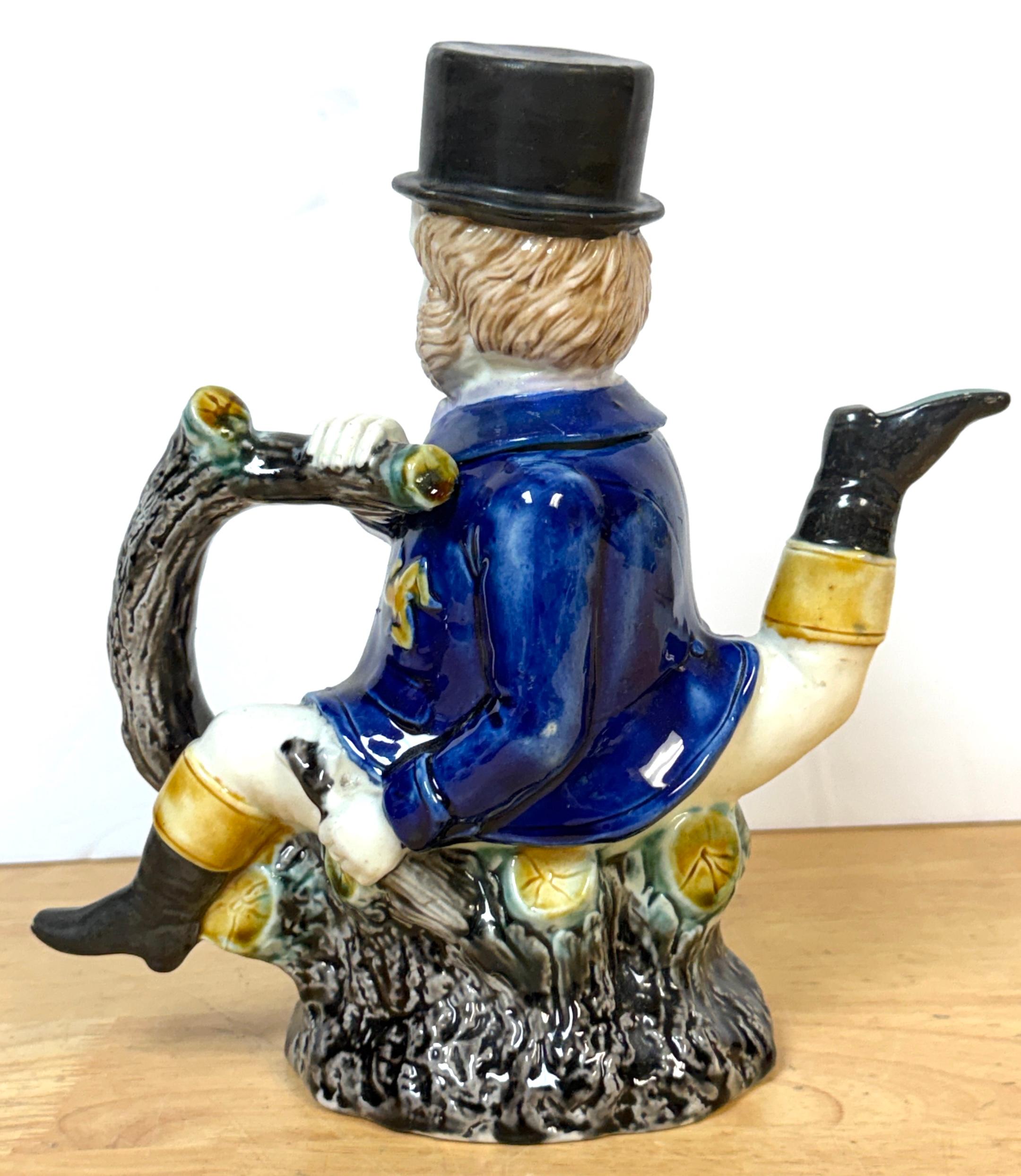 Victorian Majolica “Three-Legged Gentleman” Teapot, William Brownfield & Sons In condizioni buone in vendita a West Palm Beach, FL