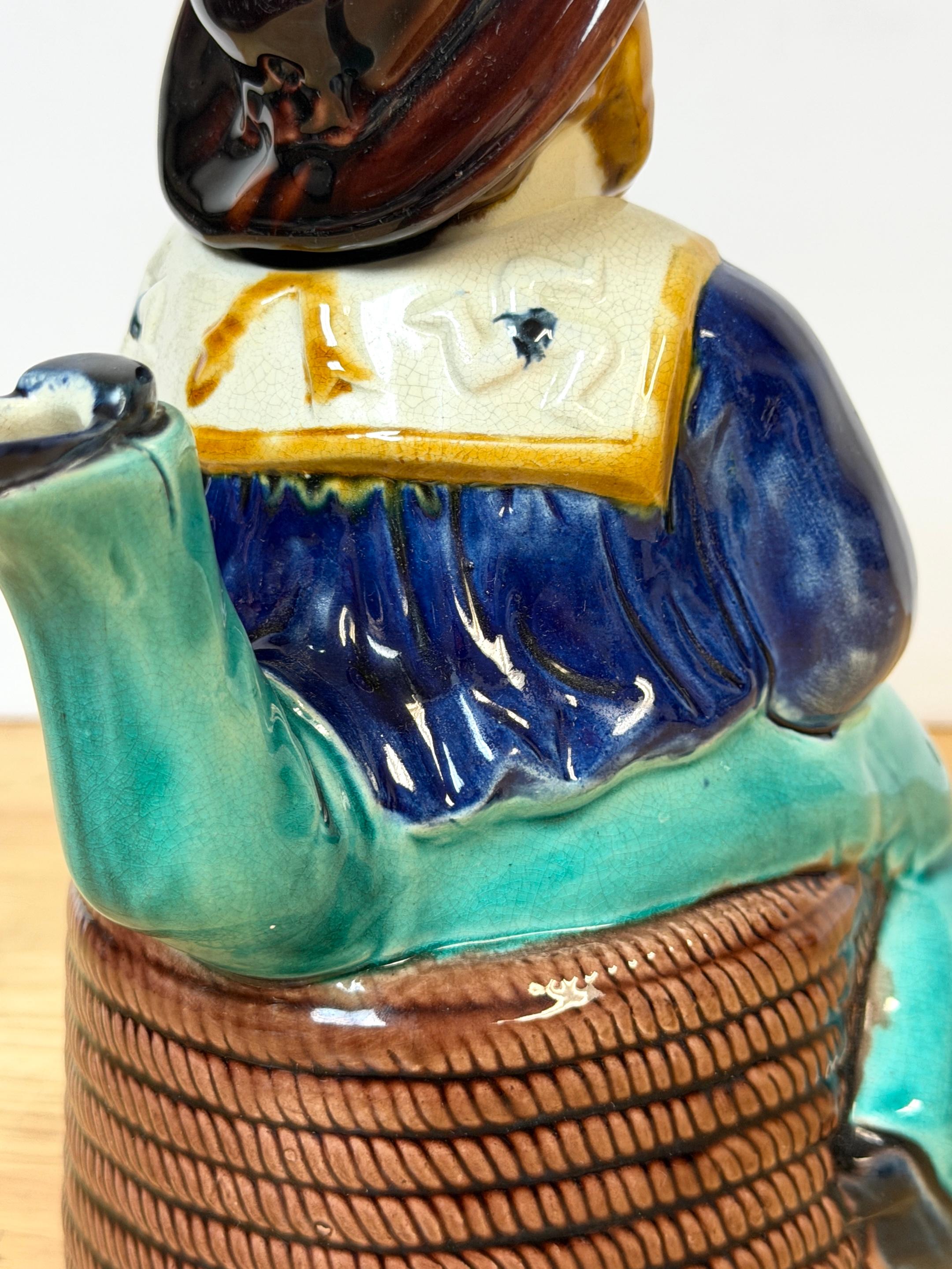 Victorian Majolica “Three-Legged Sailor” Teapot, Attributed William Brownfield en Bueno estado para la venta en West Palm Beach, FL