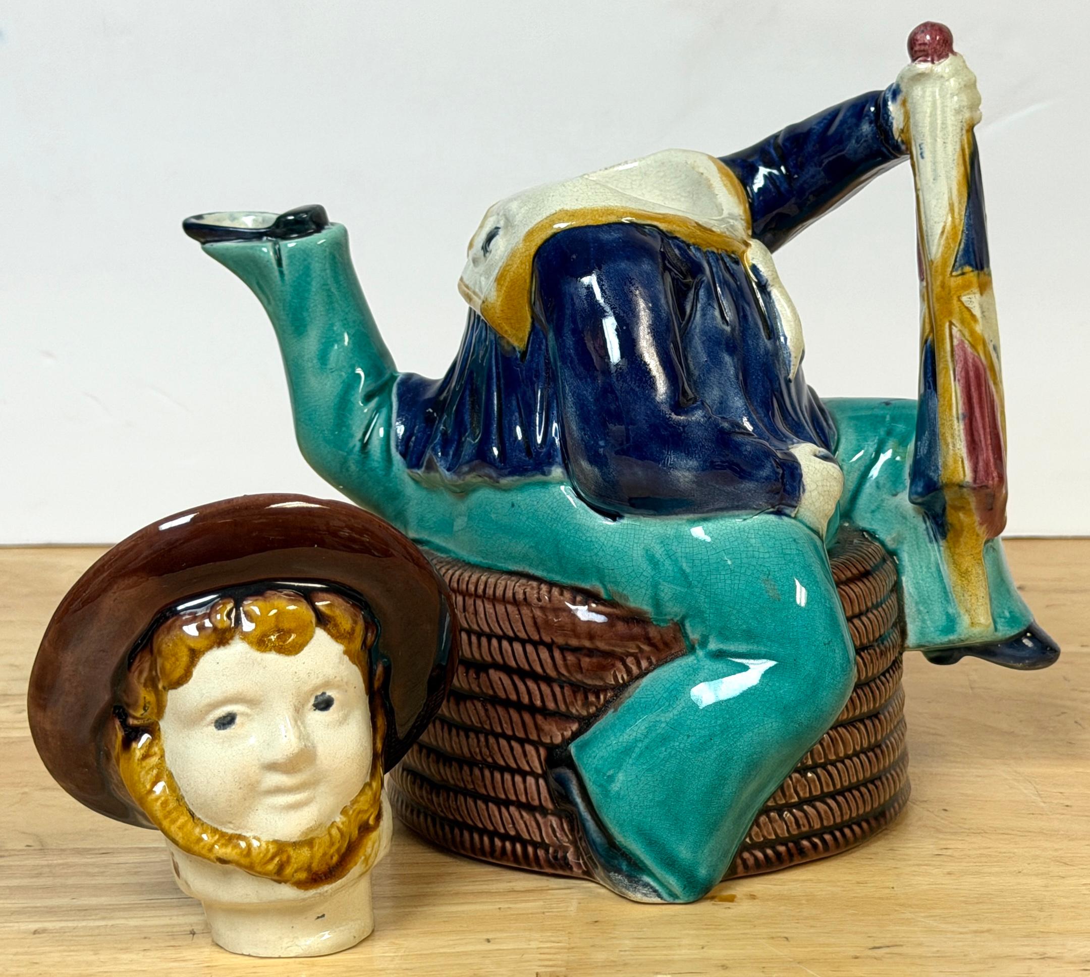 Victorian Majolica “Three-Legged Sailor” Teapot, Attributed William Brownfield siglo XIX en venta