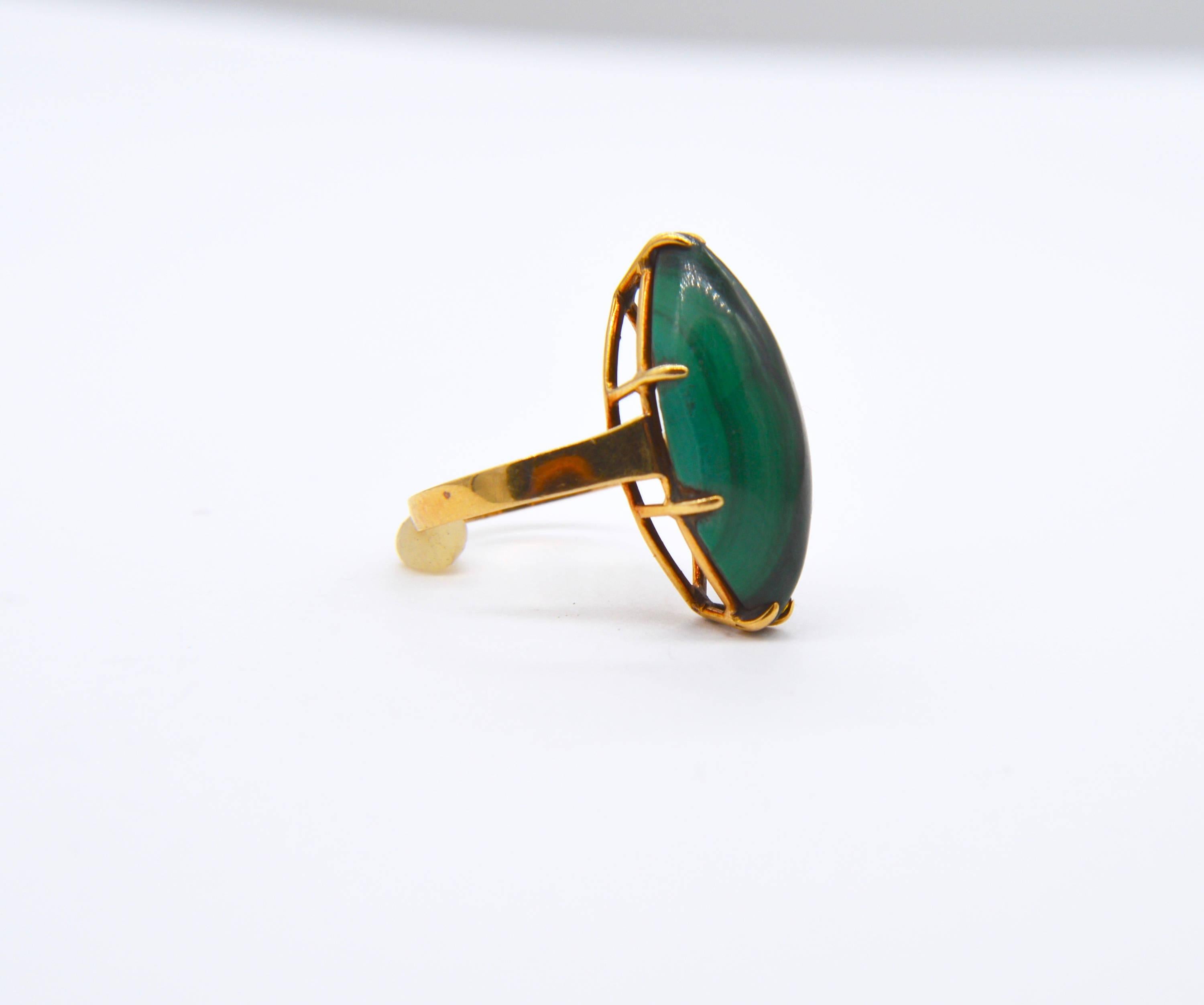 Victorian Malachite Marquise 18 Karat Gold 10 Carat Cocktail Ring In Good Condition For Sale In Crownsville, MD