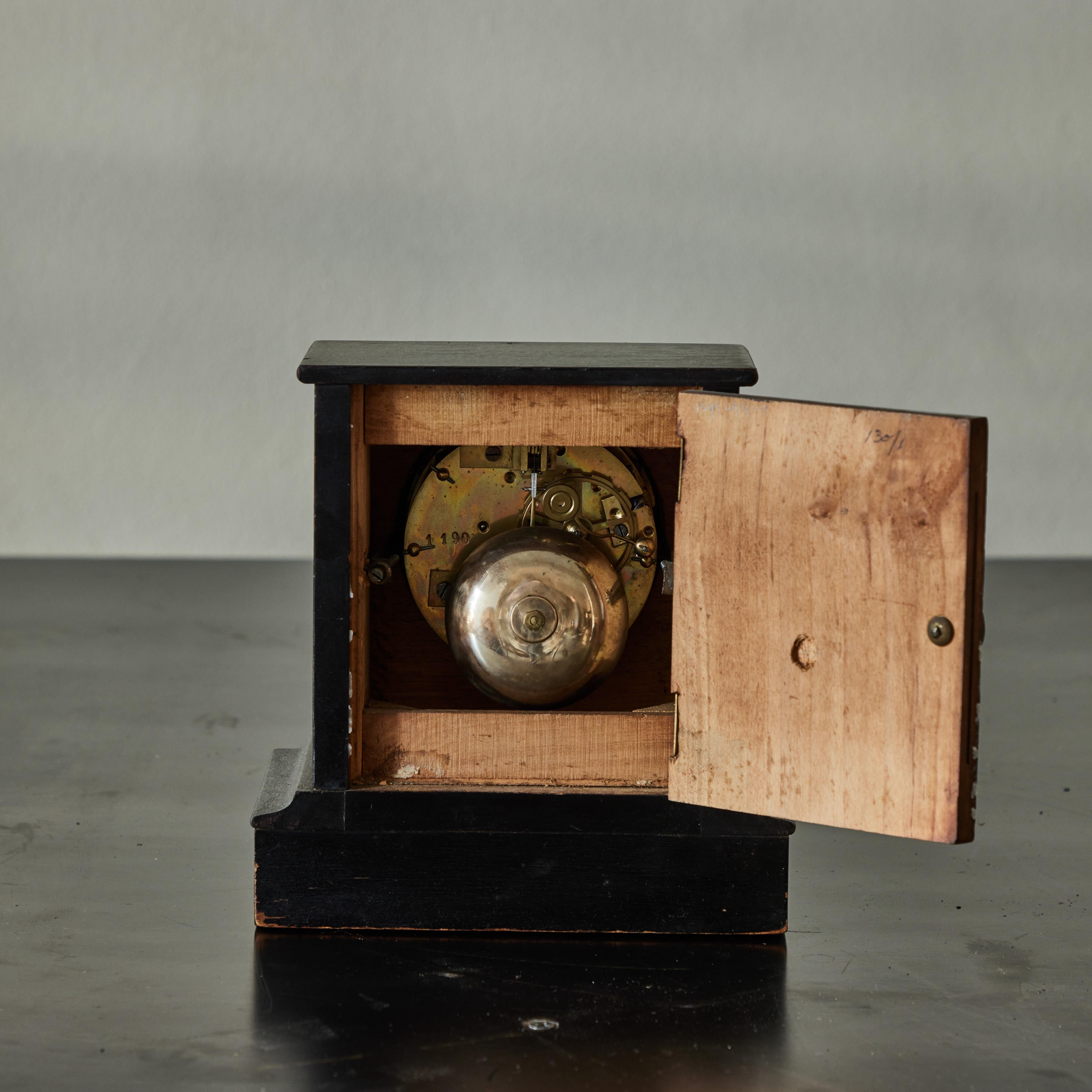 Late 19th Century Victorian Mantle Clock in Walnut