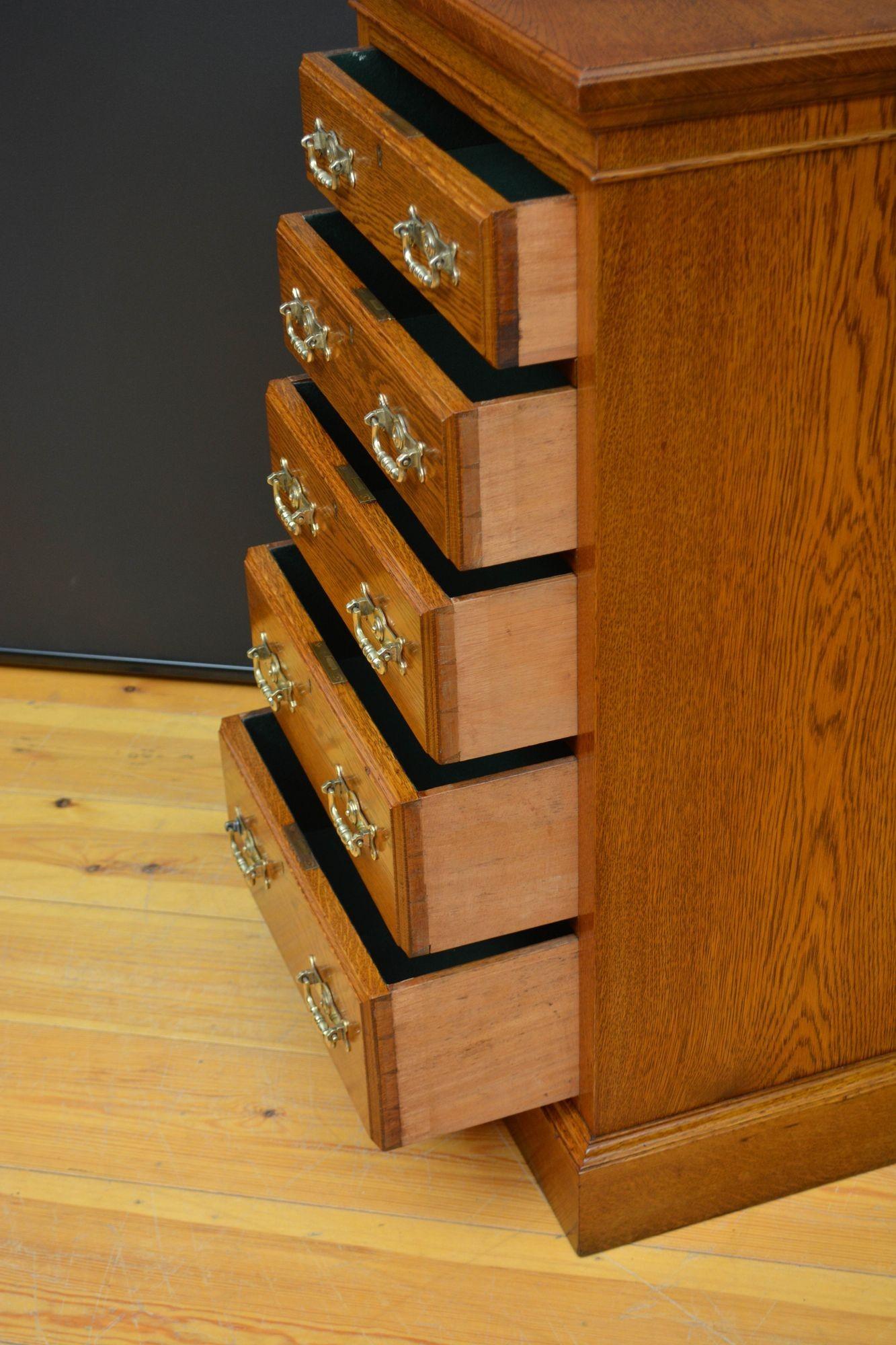Cassettiera vittoriana in rovere Maple & Co. in vendita 5